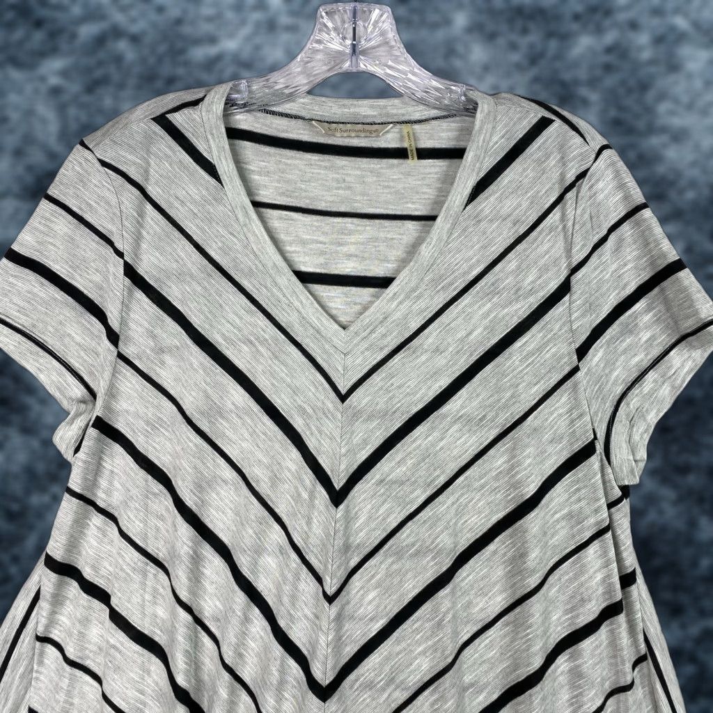 Soft Surroundings Soft Surroundings Shirt Womens 1X Gray V-Neck Tunic Striped Stretch Lightweight Size XL / US 12-14 / IT 48-50 - 1 Thumbnail