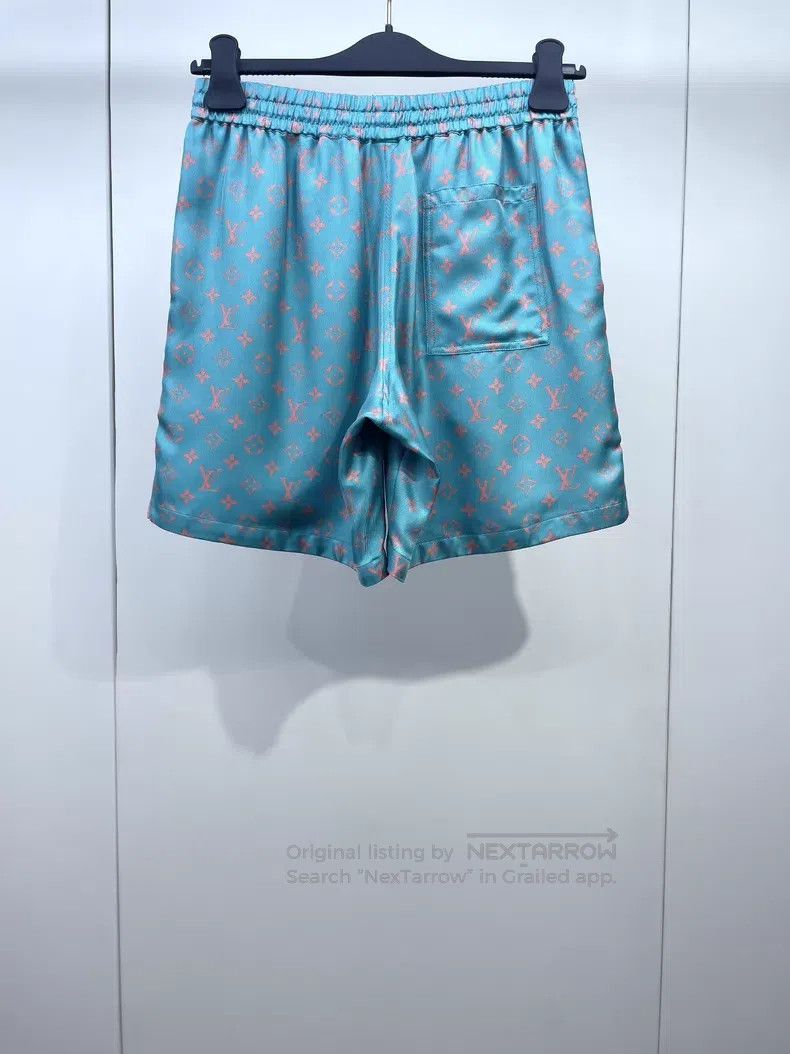 Louis Vuitton Louis Vuitton 25 new presbyopia full print silk shorts Size US 44 / EU 60 - 2 Thumbnail
