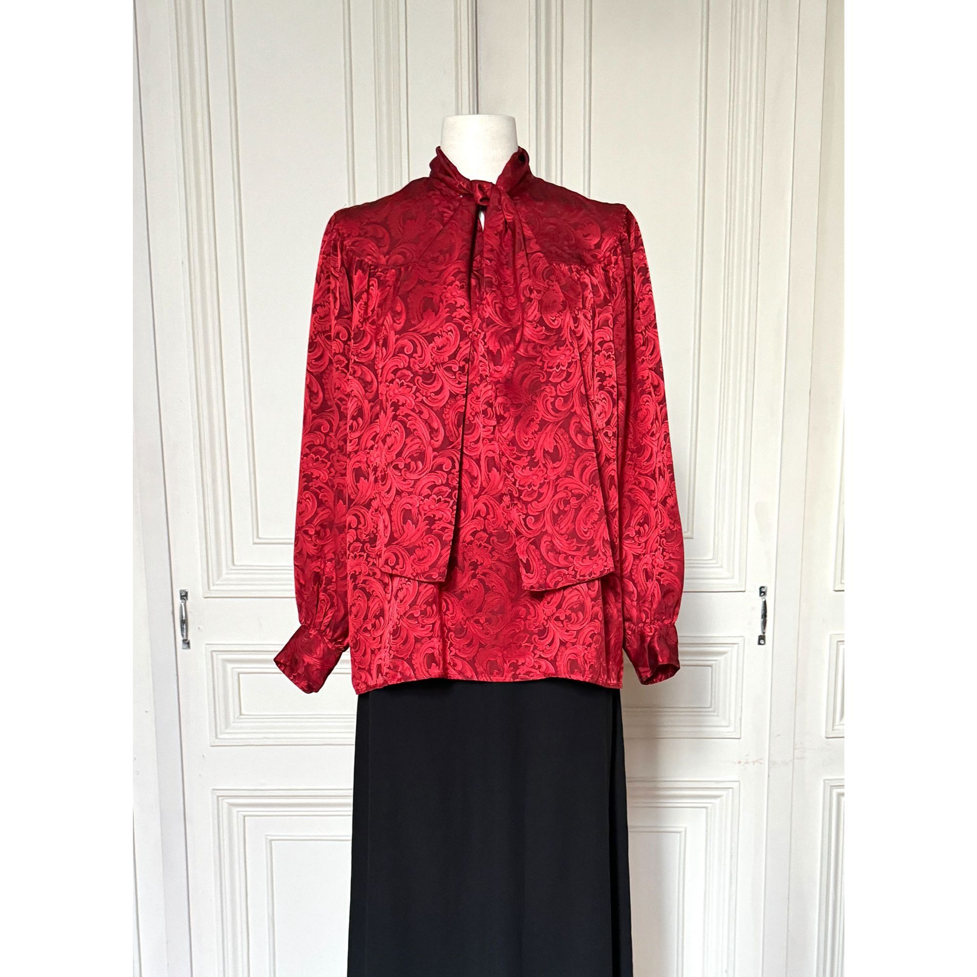 Yves Saint Laurent Red Silk Shirt with Built-In Scarf Size M / US 6-8 / IT 42-44 - 1 Thumbnail