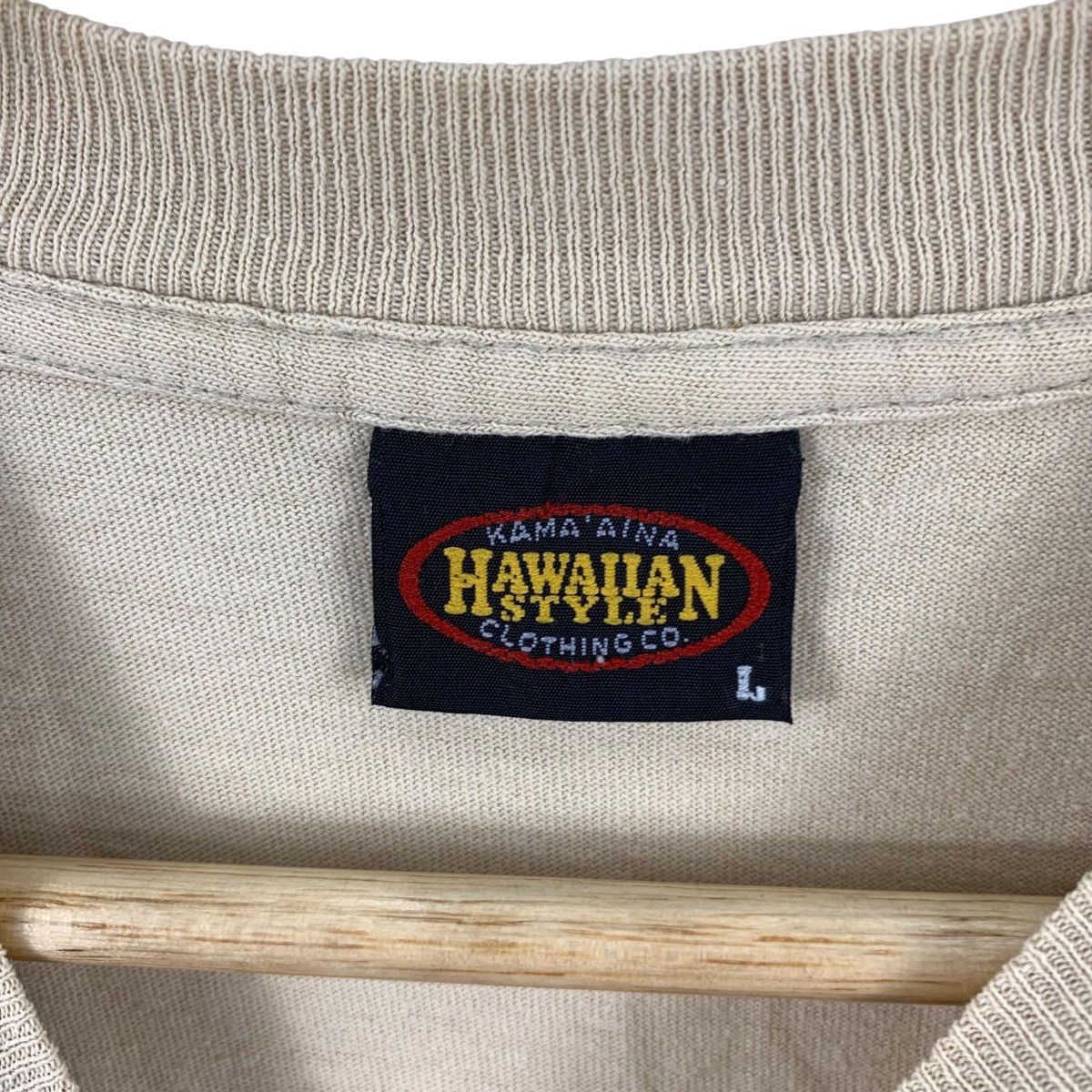 Vintage Vintage 90s HAWAIIAN STYLE SURFRIDERS Artwork Tee Shirt Top Size US L / EU 52-54 / 3 - 8 Thumbnail