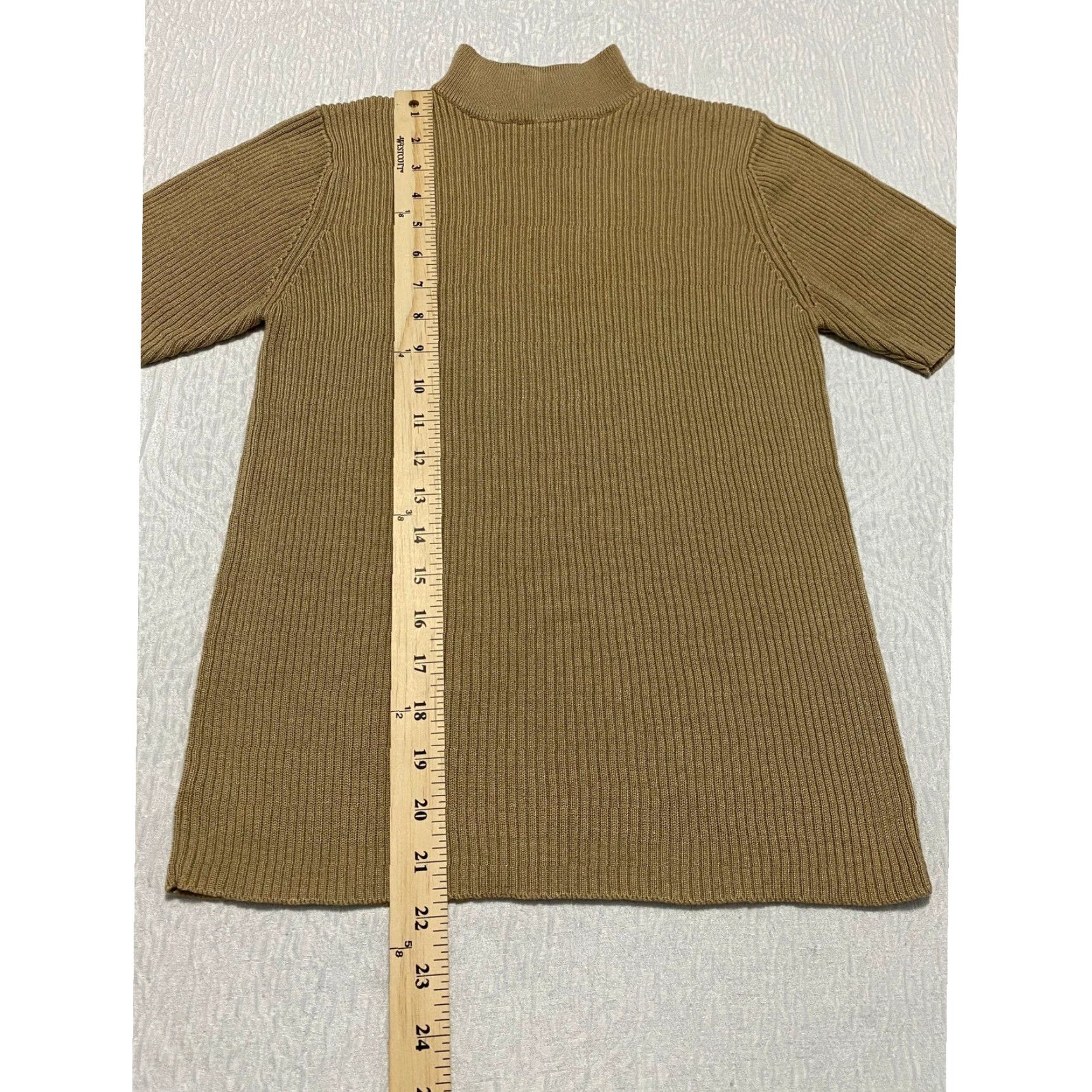 Vintage VINTAGE Crystal Kobe Ribbed Knit Top Short Sleeve Mock Neck Acrylic Tan Small Women’s Shirt Size S / US 4 / IT 40 - 4 Thumbnail
