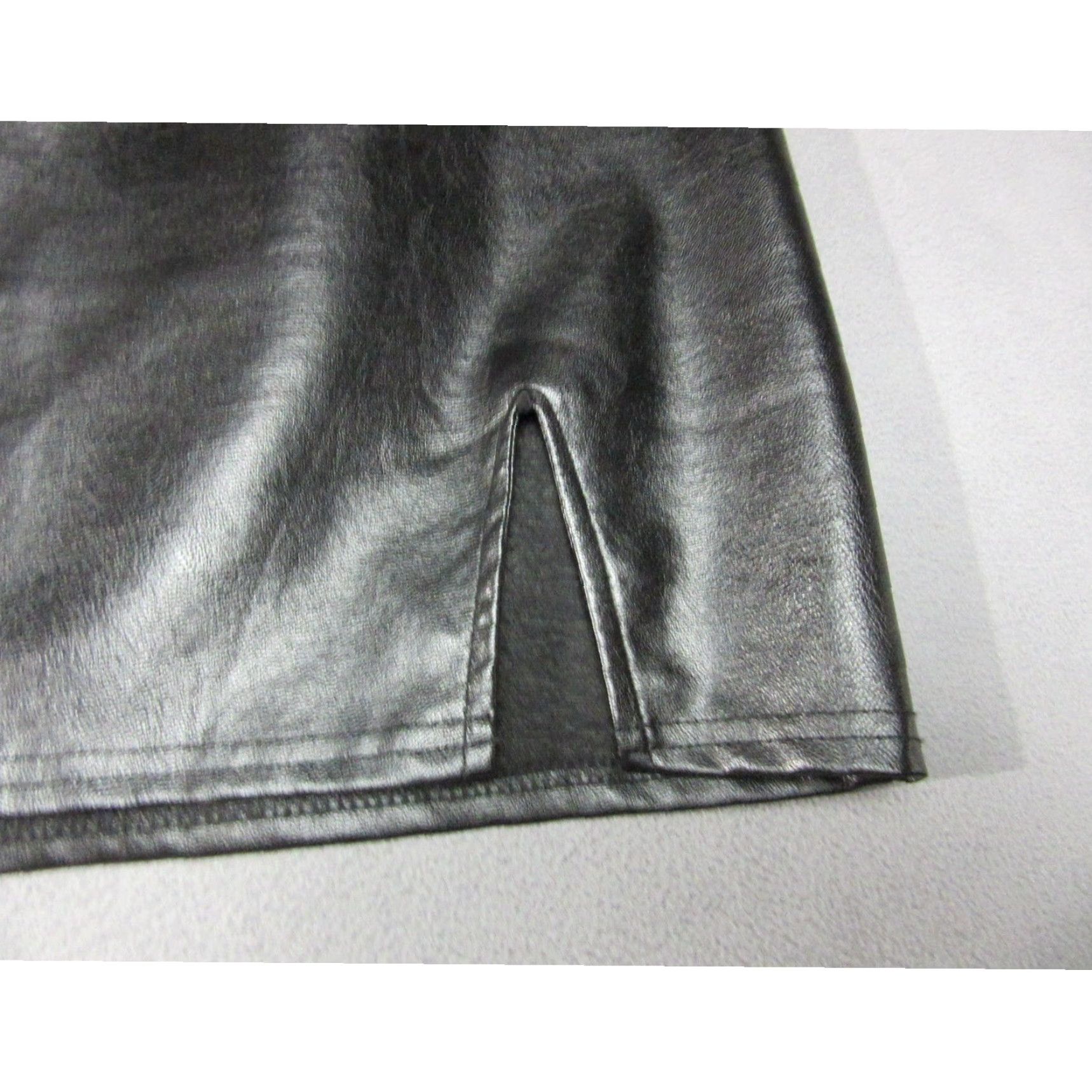 Lulus Lulus Skirt Womens Mini Black Faux Leather Side Slit High Rise Zip/Lined Size 32" / US 10 / IT 46 - 2 Thumbnail