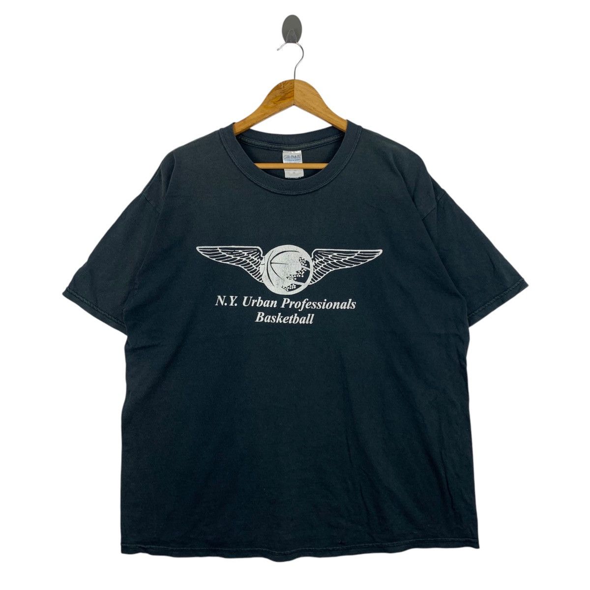 Vintage Vintage N.Y. URBAN Professionals Basketball 11 Logo Shirt Size US XL / EU 56 / 4 - 1 Thumbnail