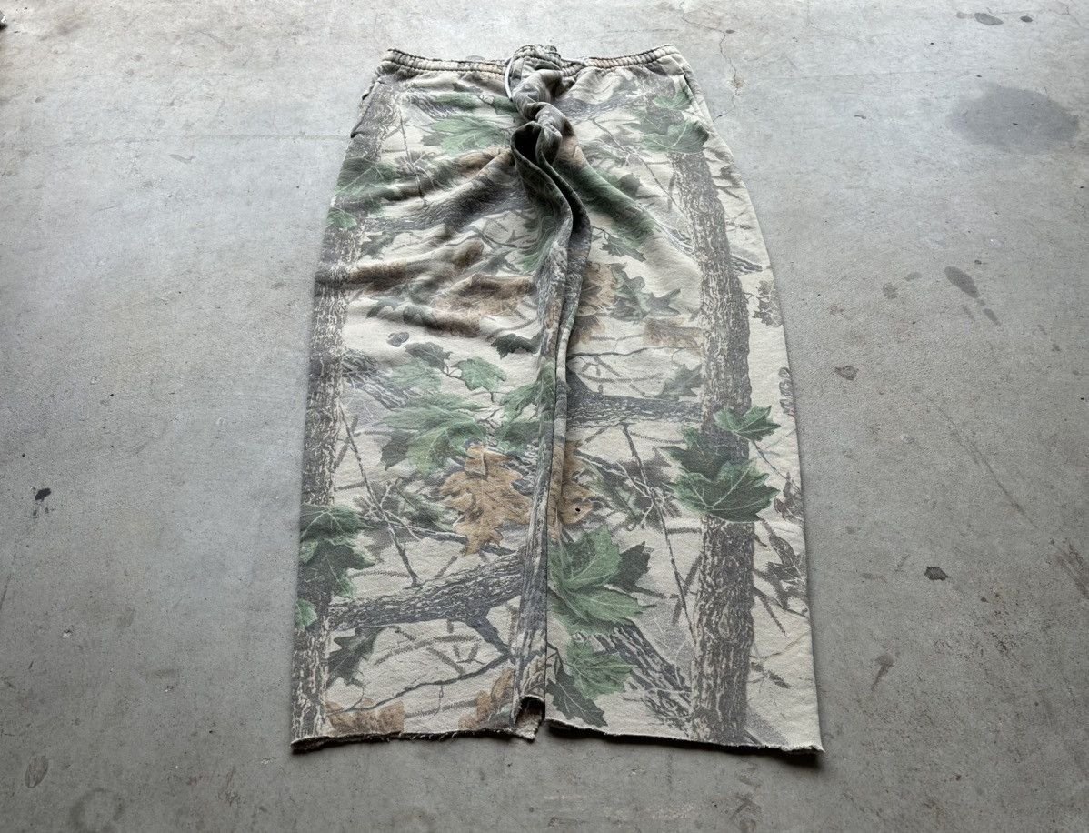 Jerzees × Realtree Vintage 90s Jerzees Outdoor Realtree Baggy Camo Sweatpants Size US 34 / EU 50 - 1 Thumbnail