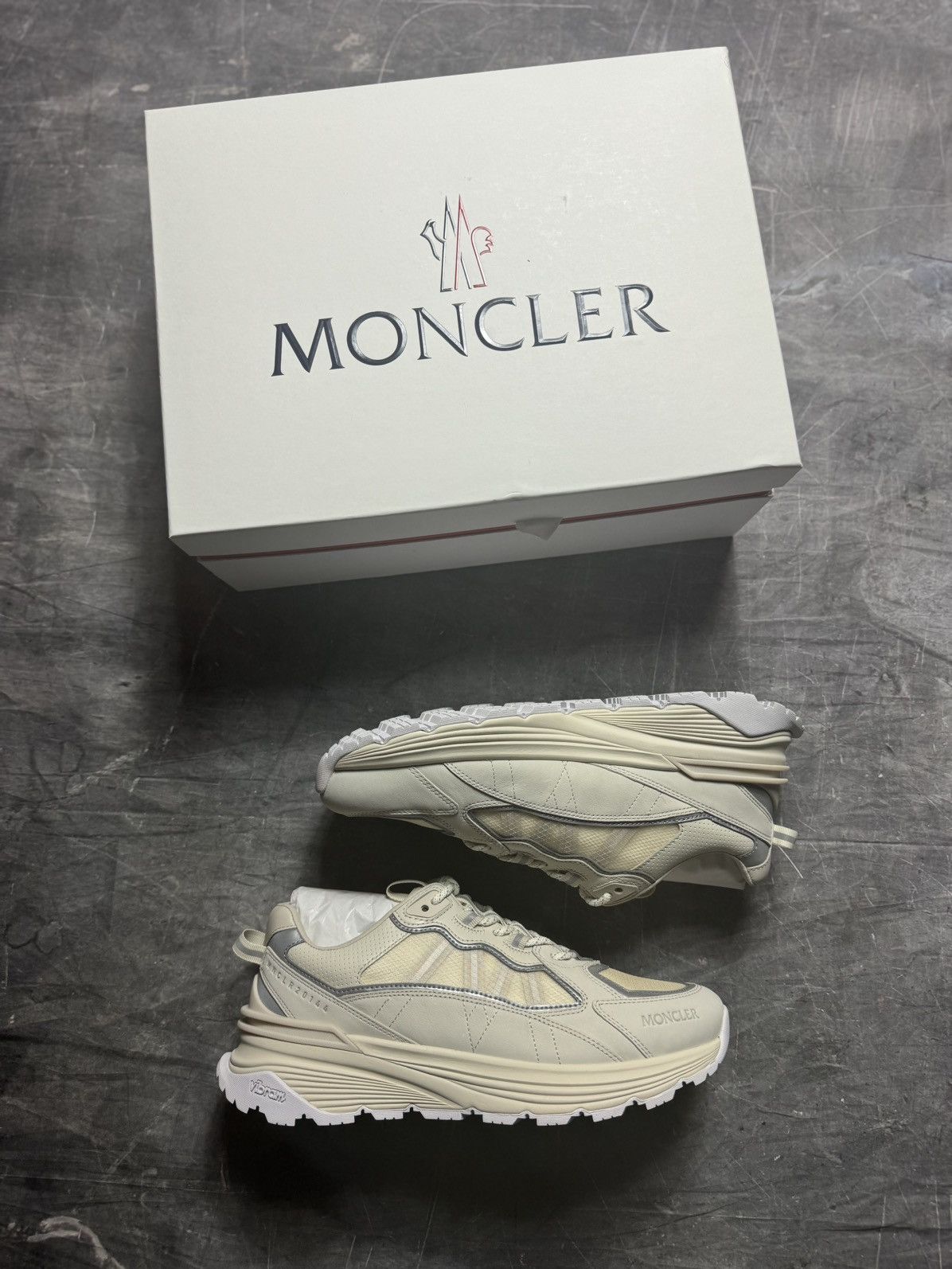 Moncler Moncler Lite Runner in White Size US 11 / EU 44 - 1 Thumbnail