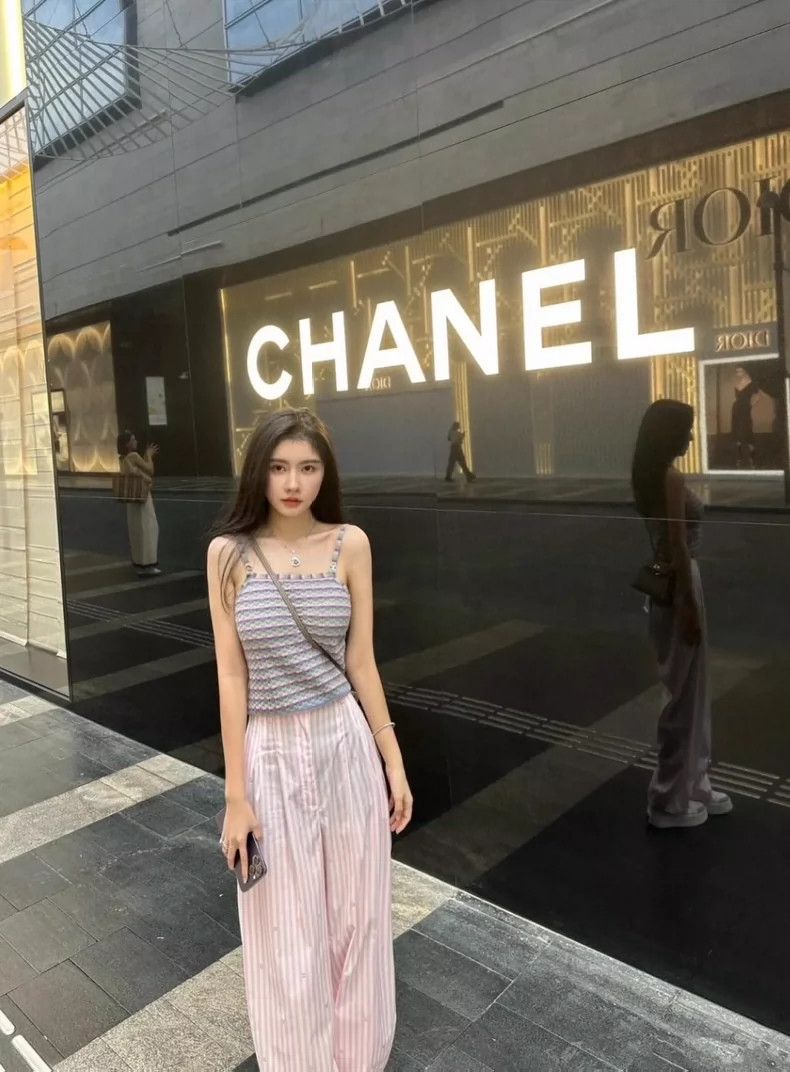 Chanel Chanel 24 pink and white striped hot diamond logo trousers Size 24" / US 00 / IT 34 - 9 Thumbnail