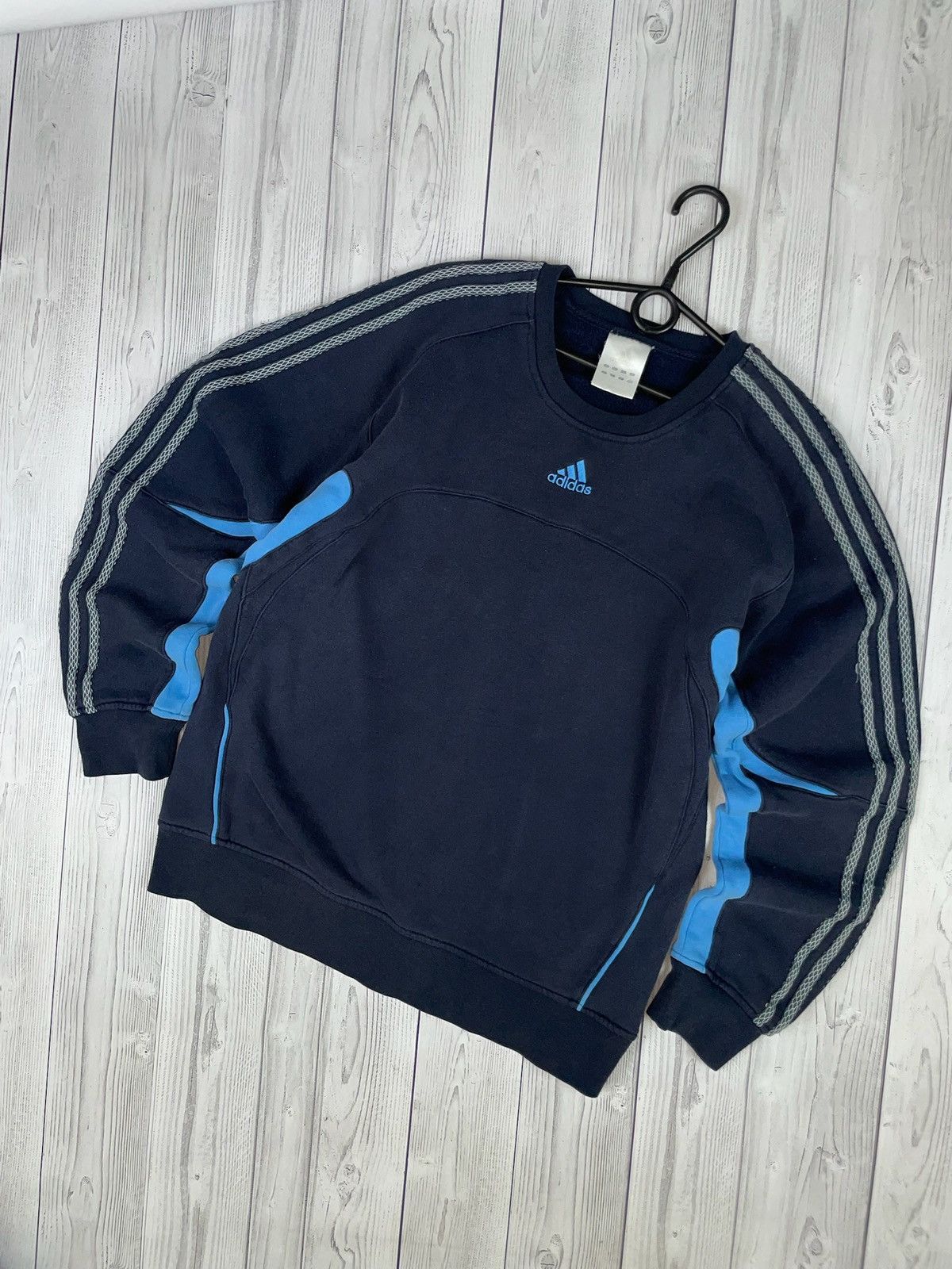 Adidas Vintage adidas sweatshirt size M rare striped Size US M / EU 48-50 / 2 - 1 Thumbnail