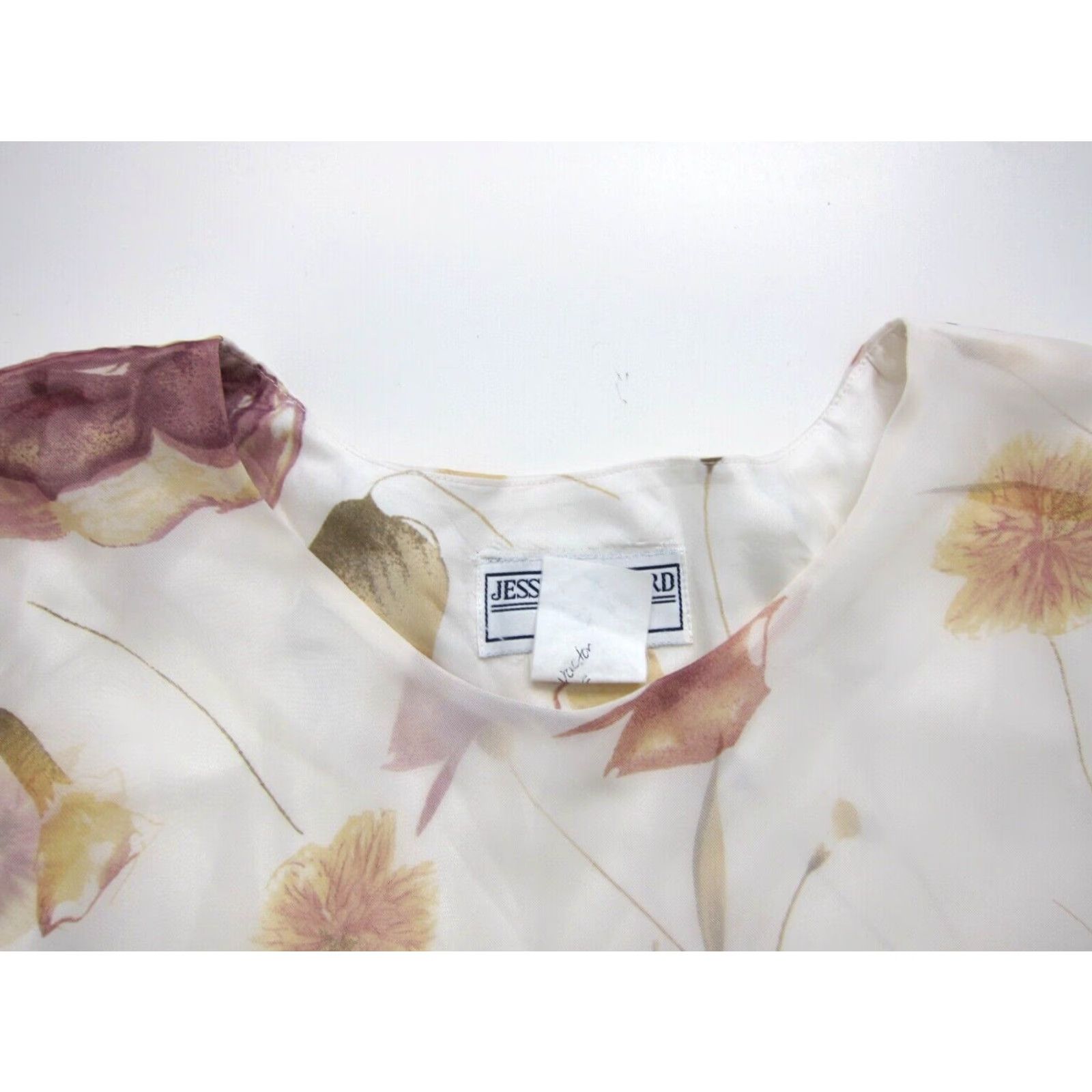 Vintage Vtg Jessica Howard Sheath Dress 10 Petite Pink Floral Satin Short Sleeve Round Neck Pullover Dress 100% polyester Size 32" / US 10 / IT 46 - 5 Thumbnail