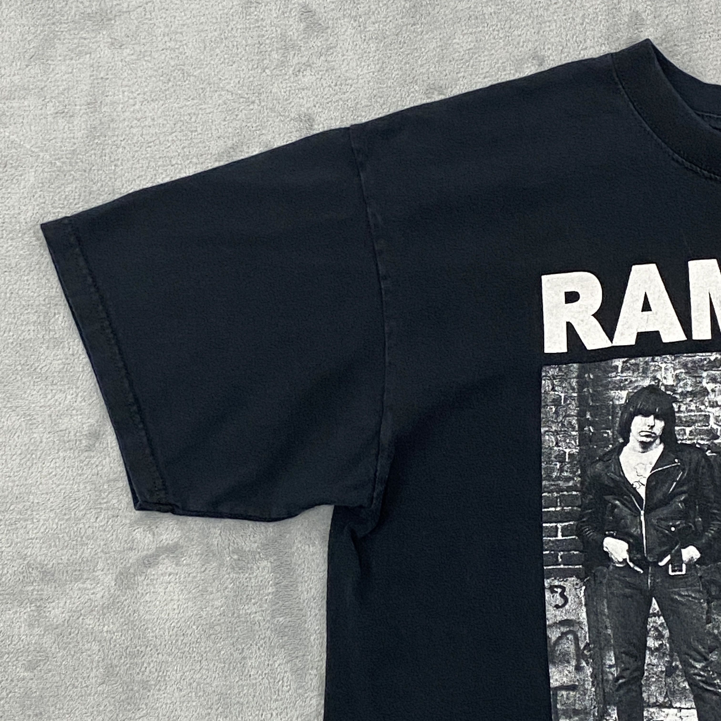 Band Tees RAMONES Punk Rock Band T Shirt Group Photo 1234 Label Size US L / EU 52-54 / 3 - 5 Thumbnail