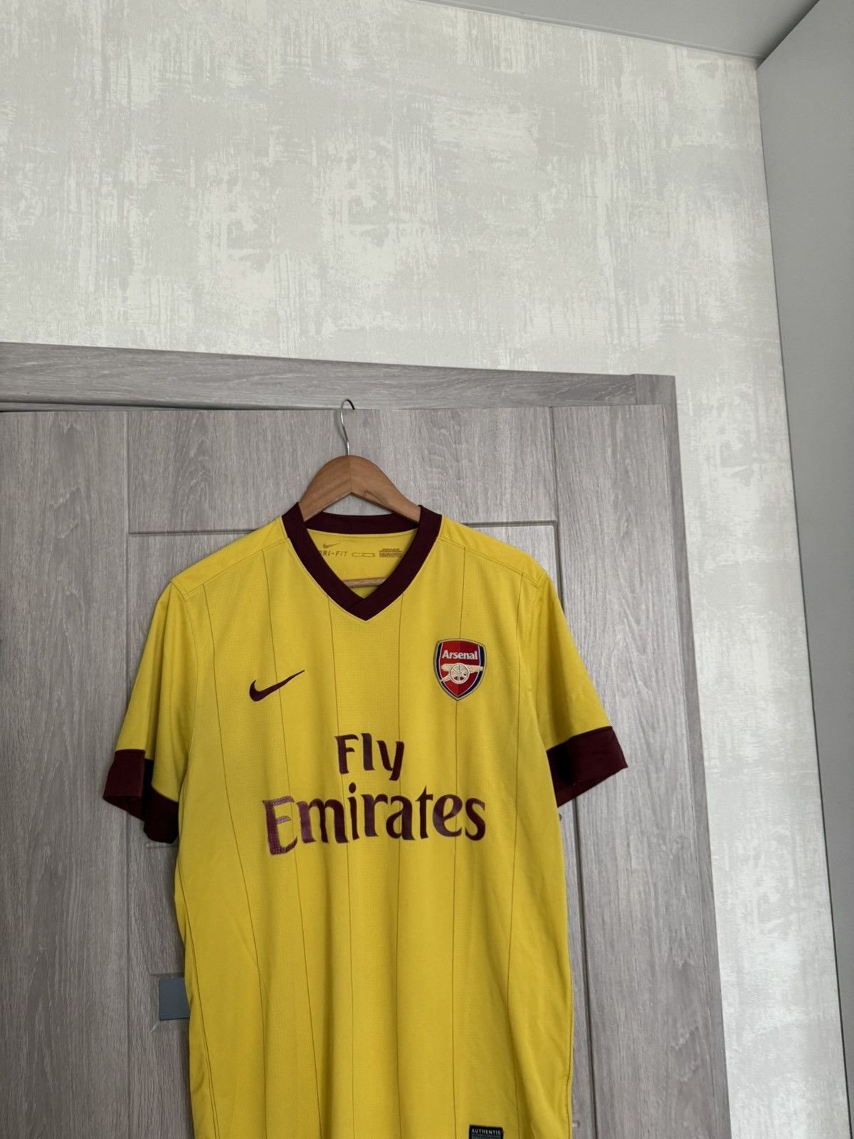 Nike Rare Nike Fly Emirates Arsenal Dri-Fit Jersey Soccer Men's Size US L / EU 52-54 / 3 - 2 Thumbnail