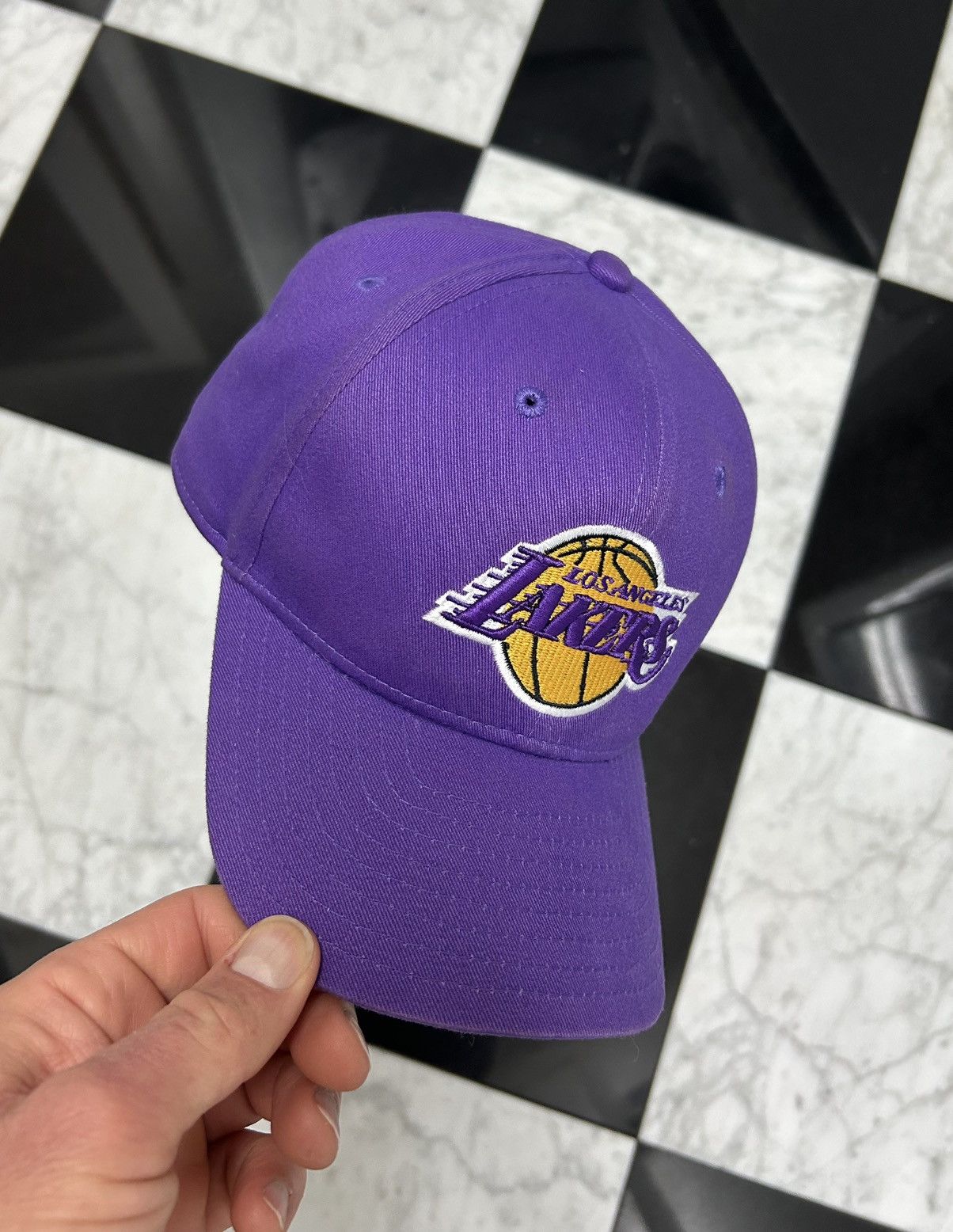 NBA Lakers adjustable hat possible vintage Size ONE SIZE - 1 Thumbnail