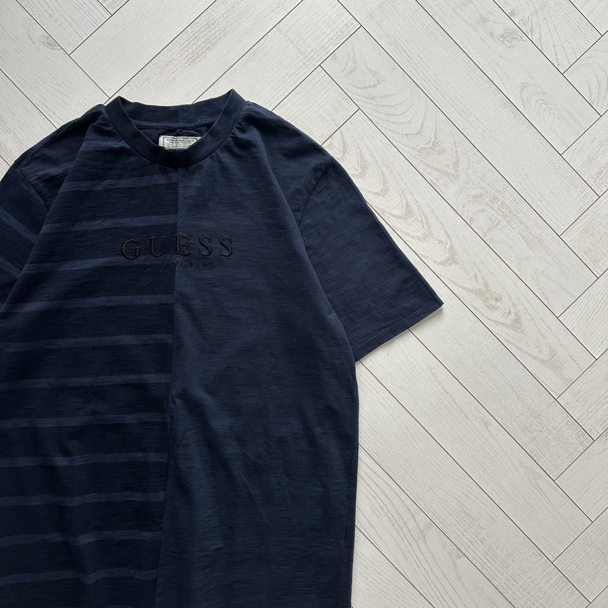Guess Guess originals Striped Half Split tee Heavyweight y2k rare Size US M / EU 48-50 / 2 - 3 Thumbnail