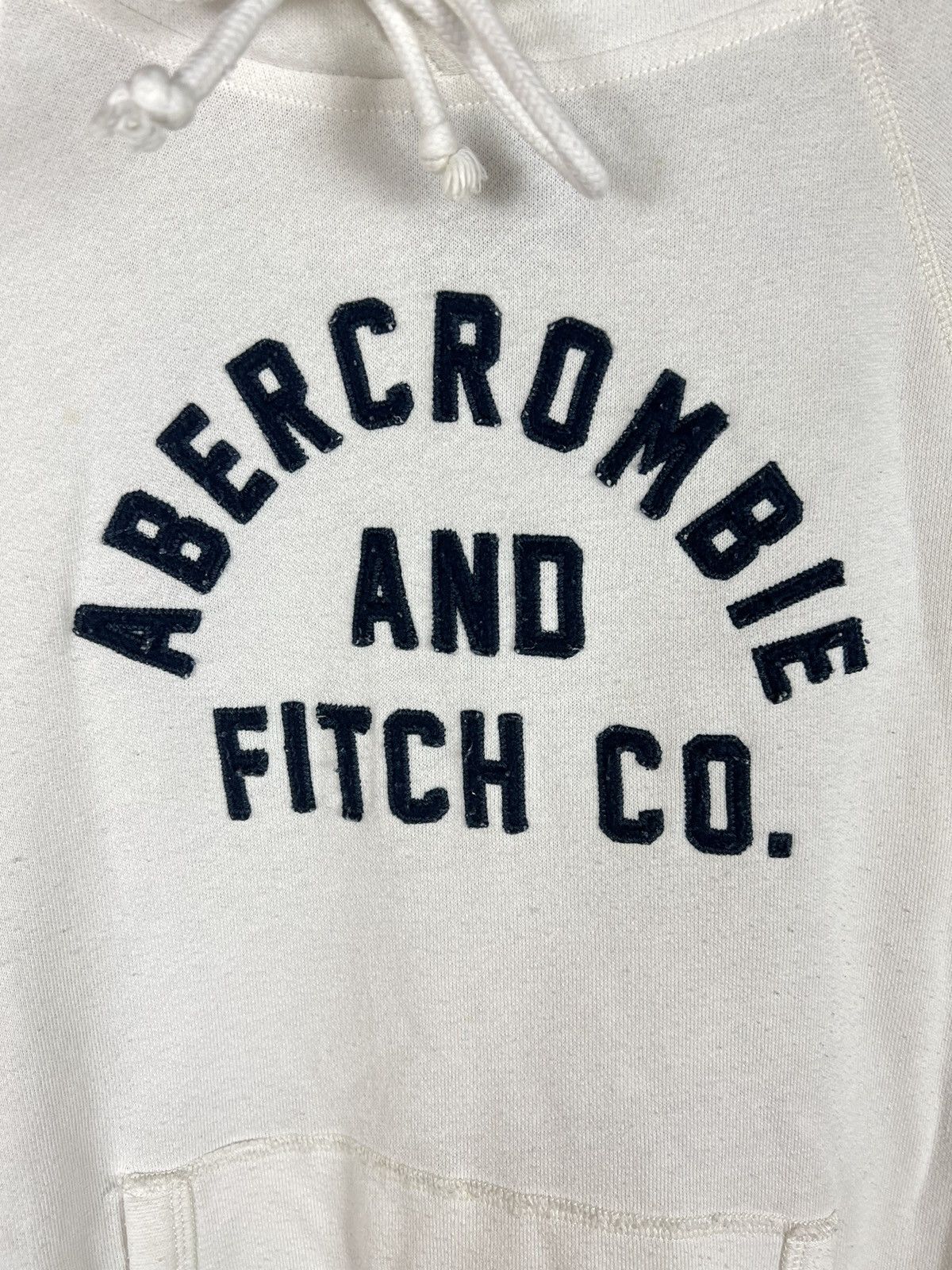 Abercrombie & Fitch Vintage Abercrombie Fitch Embroidered Logo Hoodie Size US L / EU 52-54 / 3 - 3 Thumbnail