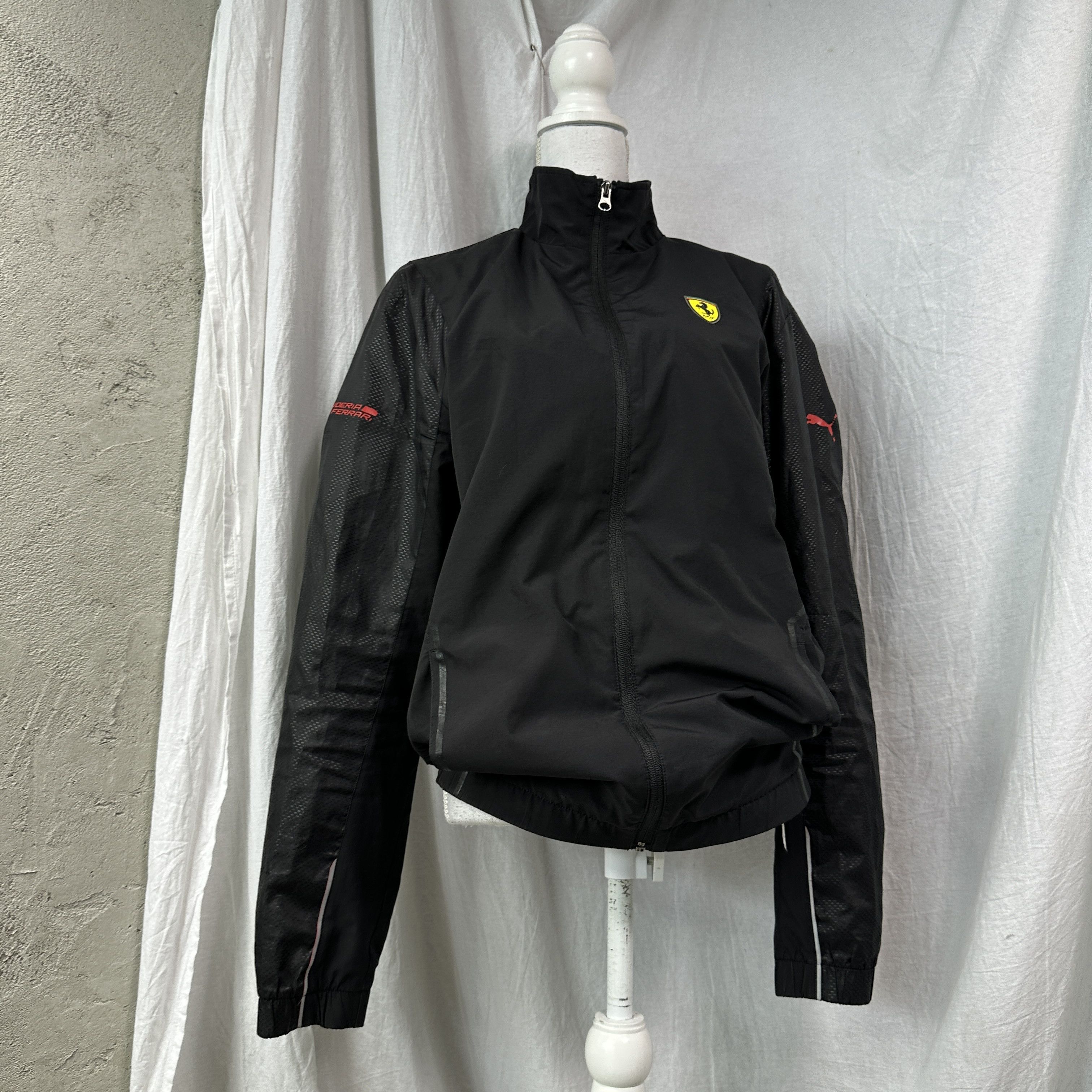 Ferrari × Puma Vintage Streetwear Moto Ferrari Puma Jacket/Sweatshirt 00s Size US M / EU 48-50 / 2 - 6 Thumbnail