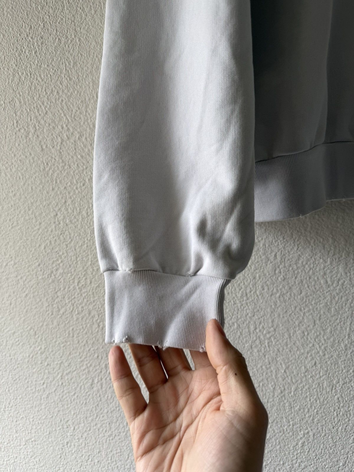Balenciaga $1790 Pierced Round Crewneck Sweatshirt 1 Size US XL / EU 56 / 4 - 6 Thumbnail