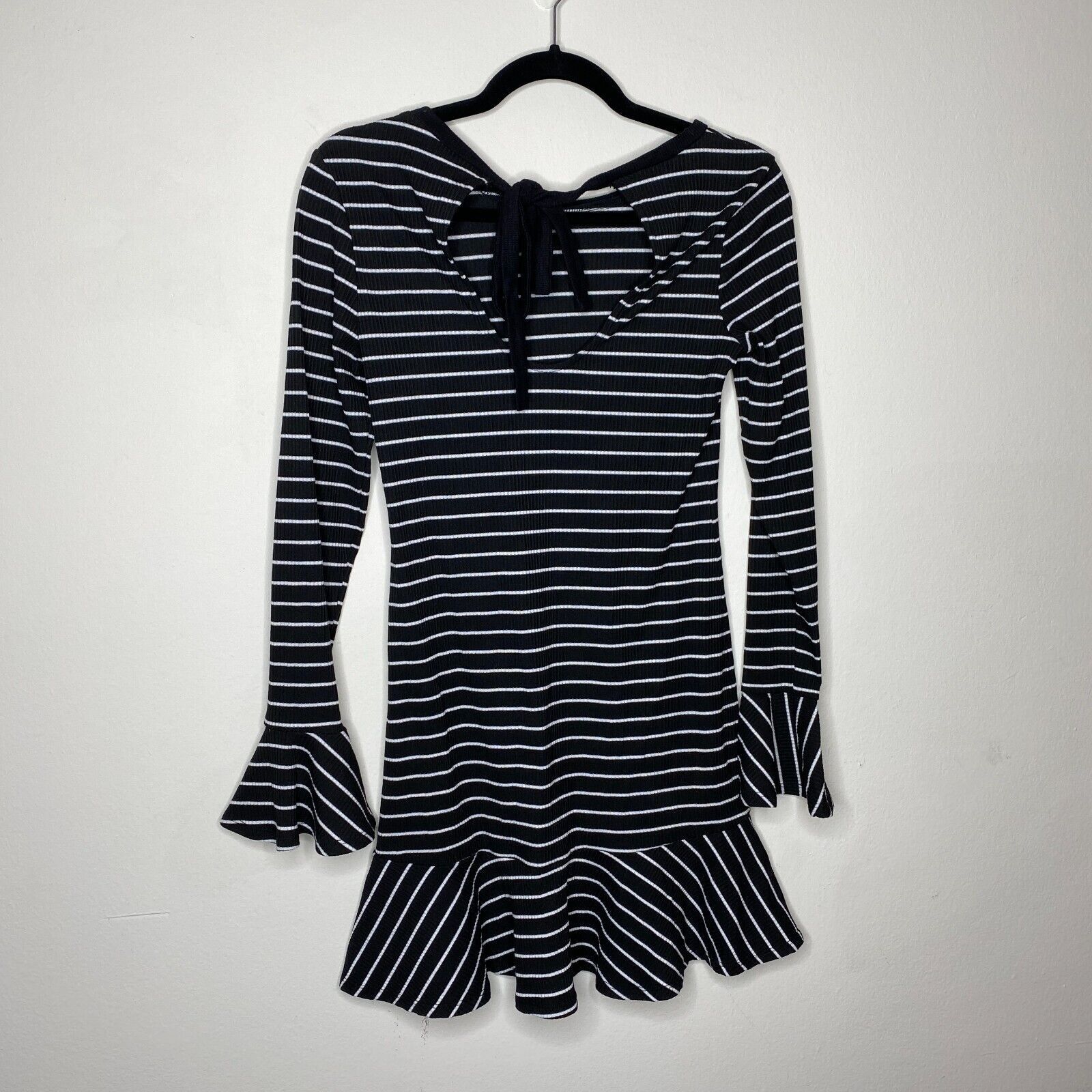 Saylor Saylor Black & White Stripe Long Sleeve Keyhole Tie Dress S Size S / US 4 / IT 40 - 4 Thumbnail