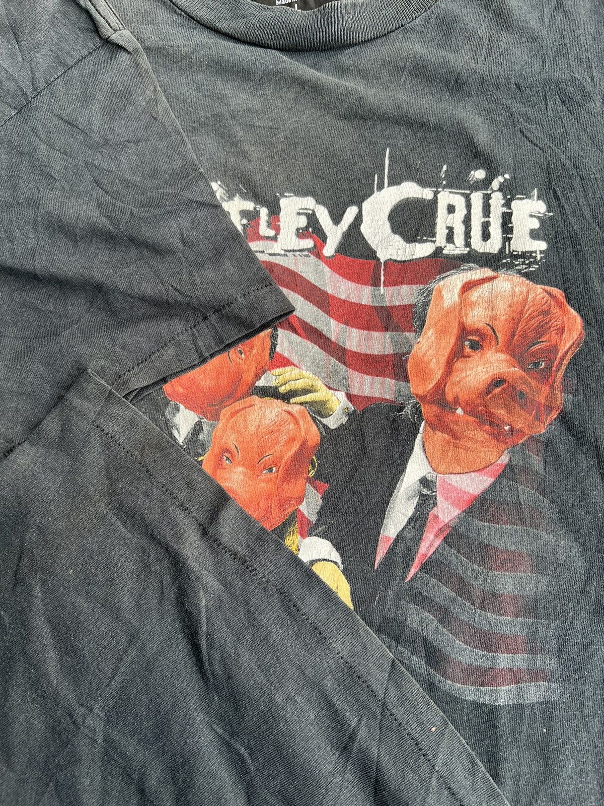 Band Tees (L) Vintage 1997 Motley Crue Generation Swine Pig Band Tees Size US L / EU 52-54 / 3 - 8 Thumbnail