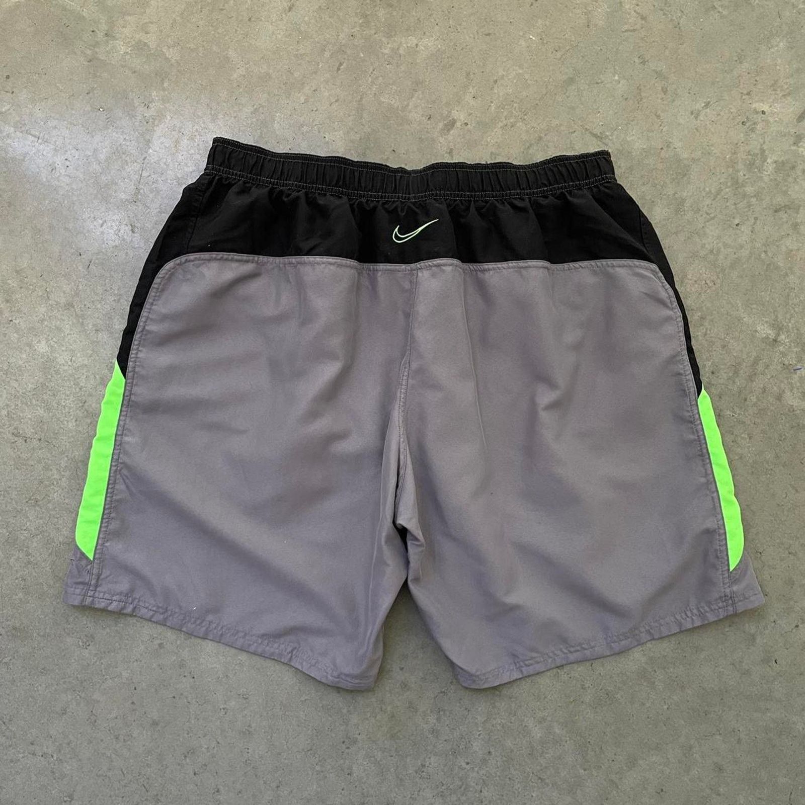 Nike Nike Grey/Green Swim Shorts Size US 38 / EU 54 - 2 Thumbnail