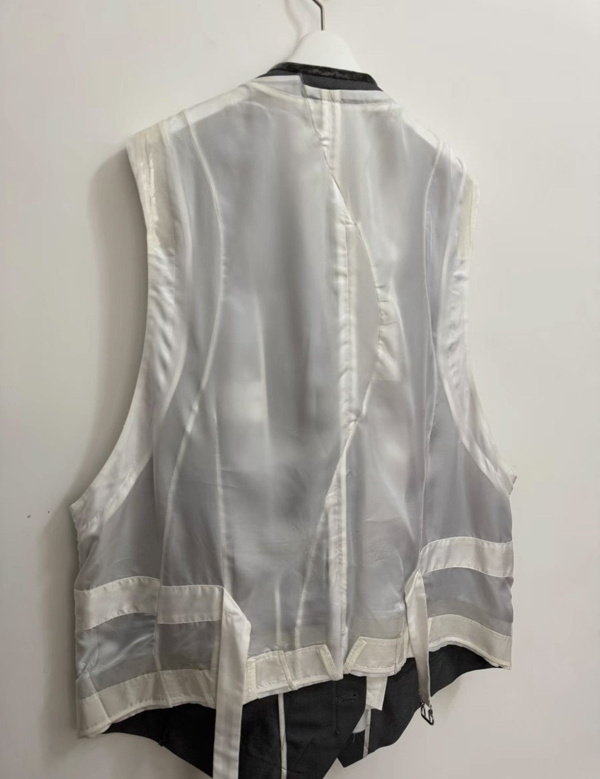 Takahiromiyashita The Soloist. TAKAHIROMIYASHITA THE SOLOIST takahiro miyashita vest Size US M / EU 48-50 / 2 - 6 Thumbnail