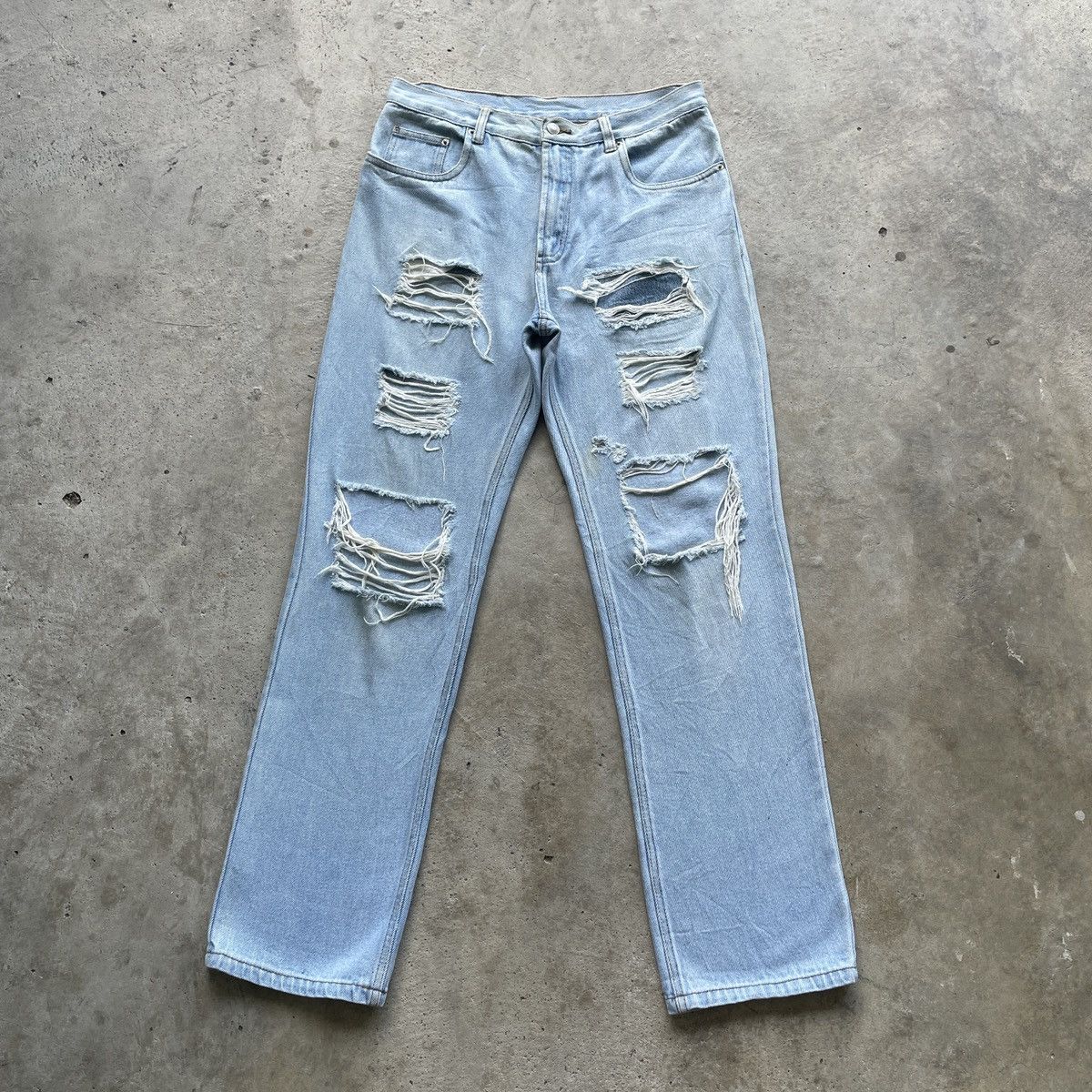 Japanese Brand Vintage Japan Ripped Jeans Faded Distressed Denim Pants W32 Size US 32 / EU 48 - 1 Thumbnail