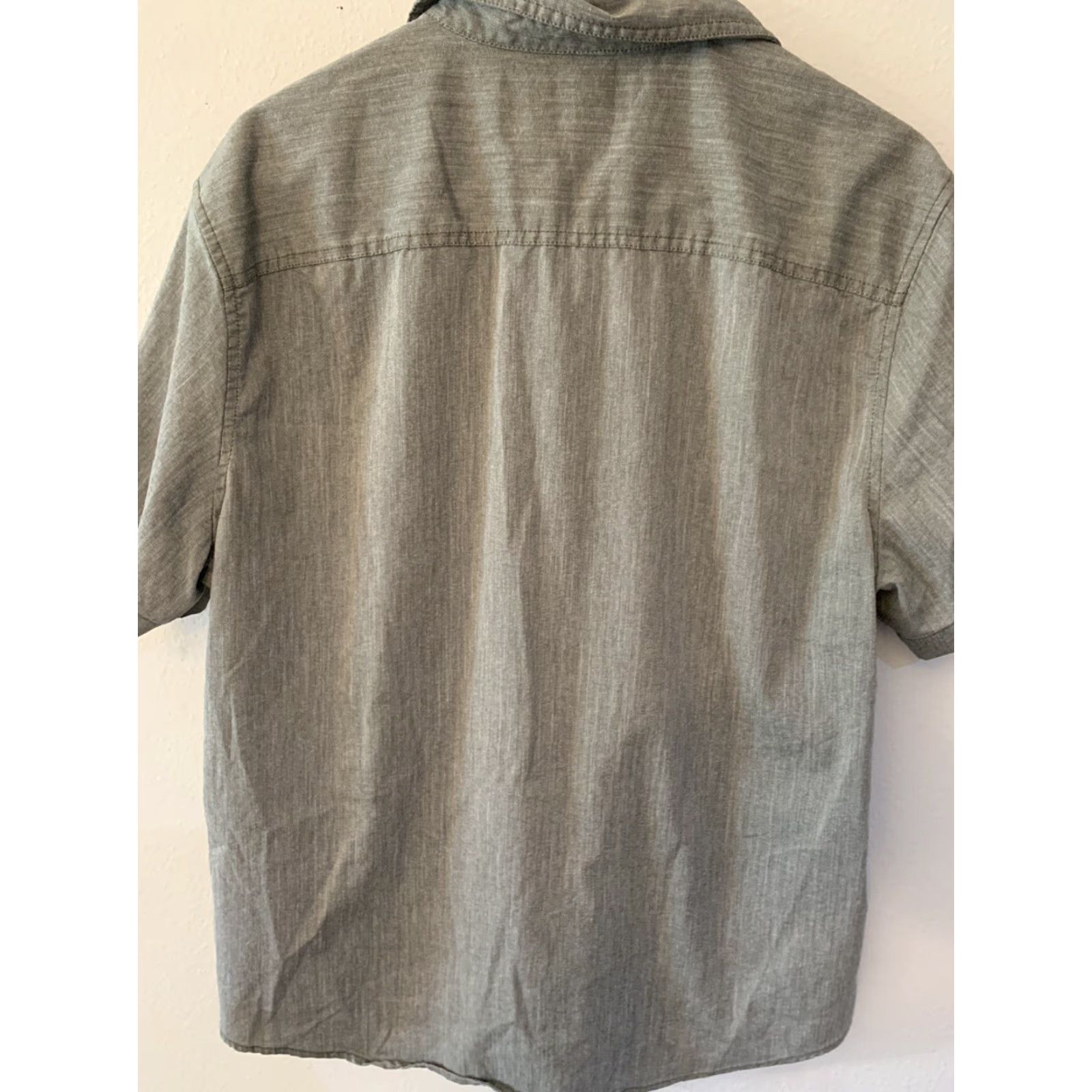 Calvin Klein Calvin Klein Button-Up Shirt Mens L Gray Casual Camp Short Sleeve Button-Down Collar Knit Cotton Regular Fit Vintage No Size US L / EU 52-54 / 3 - 3 Thumbnail