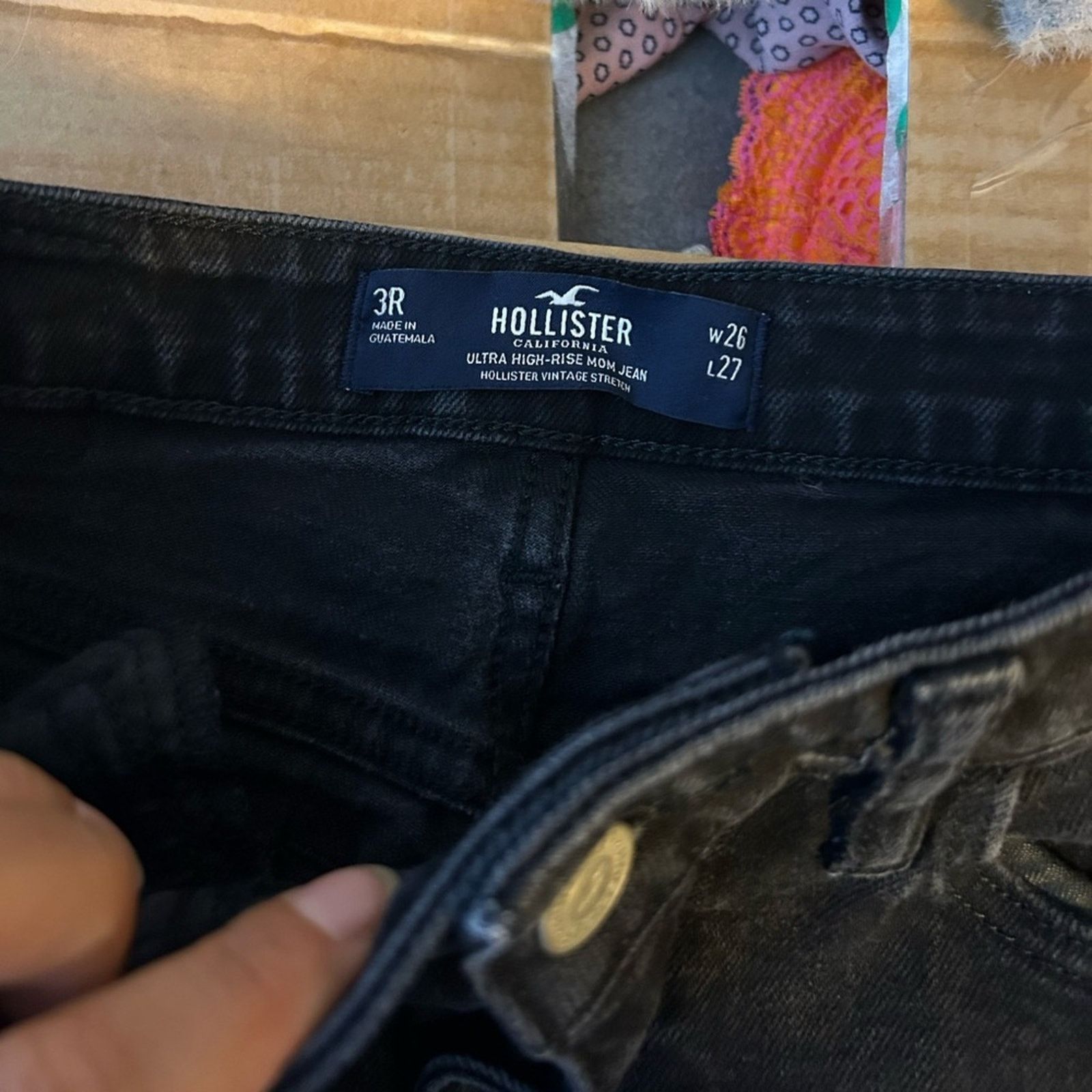 Hollister Hollister Black Ultra High Rise Mom Jeans Size 26" / US 2 / IT 38 - 4 Thumbnail
