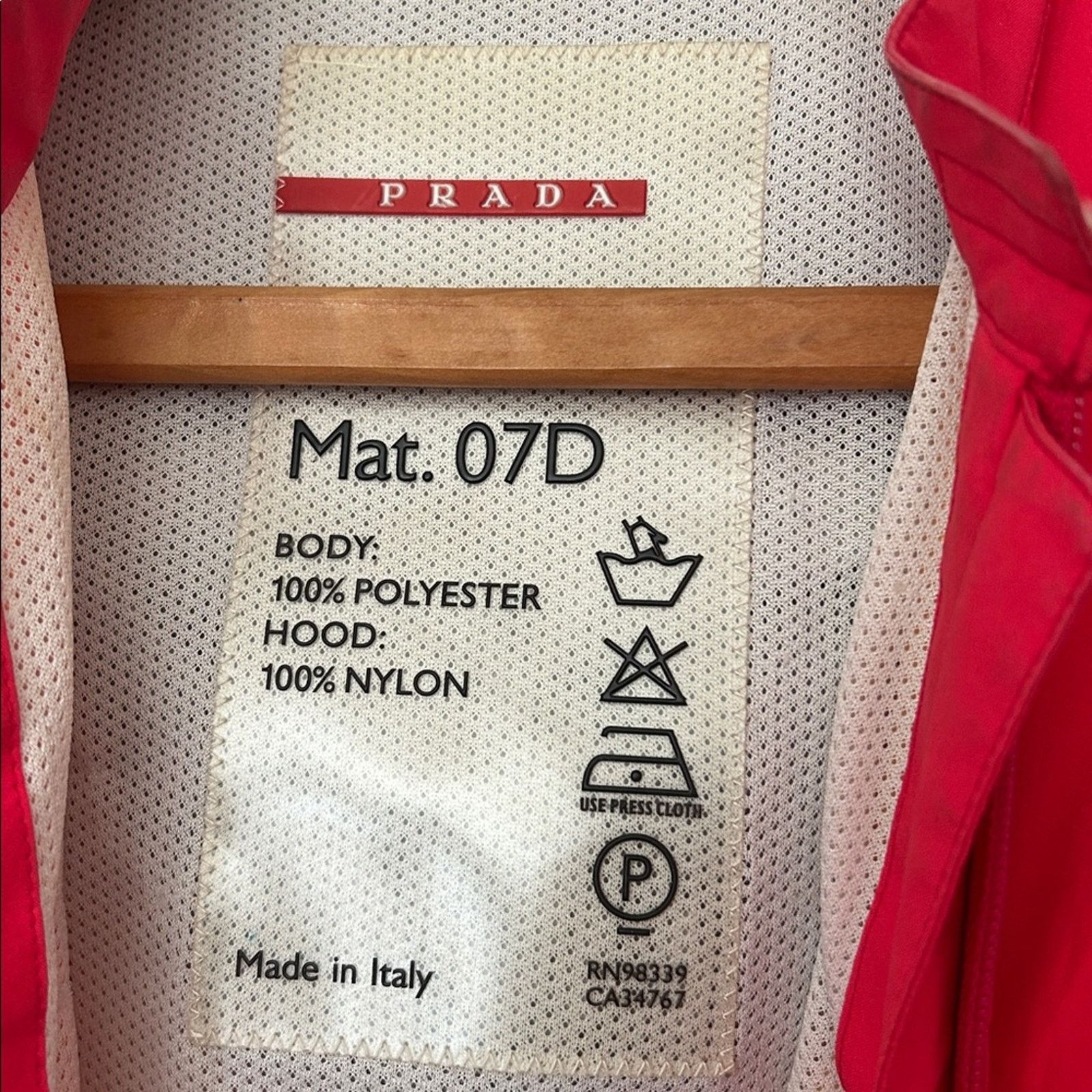 Prada Prada Red Vest Size M / US 6-8 / IT 42-44 - 3 Thumbnail