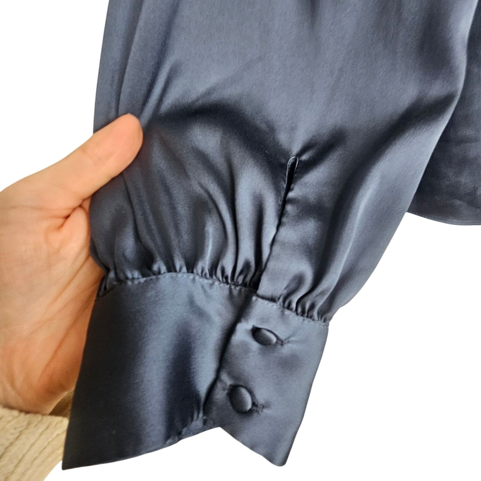 White House Black Market White House Black Market Satin Puff Sleeve Blouse L Career Size L / US 10 / IT 46 - 4 Thumbnail