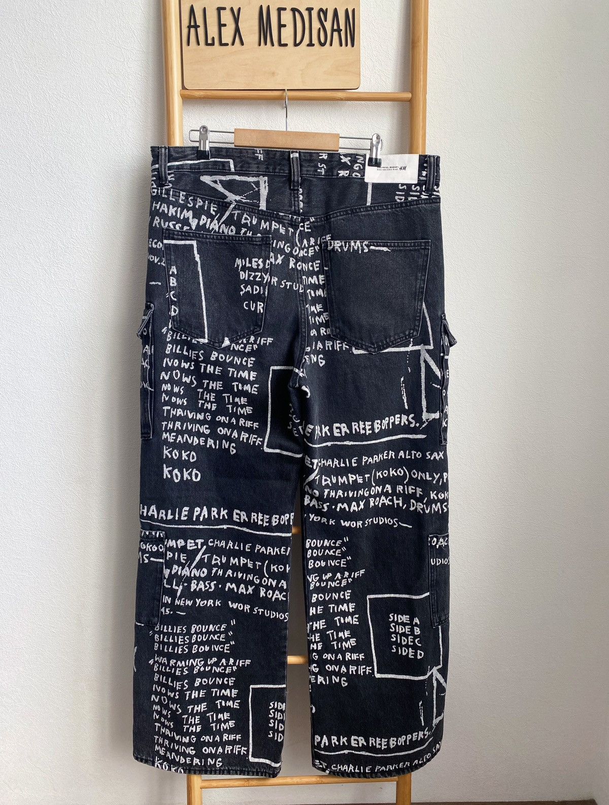 H&M × Jean-Michel Basquiat × Who Decides War Who Decides War Baggy denim jeans H&M x Basquiat x Ev&Tela Size US 36 / EU 52 - 14 Thumbnail