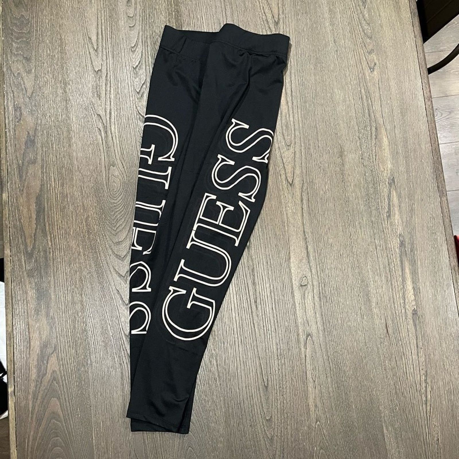 Guess NWOT Guess Black Cropped Capri Leggings Logo Print Size L Size 29" - 6 Thumbnail