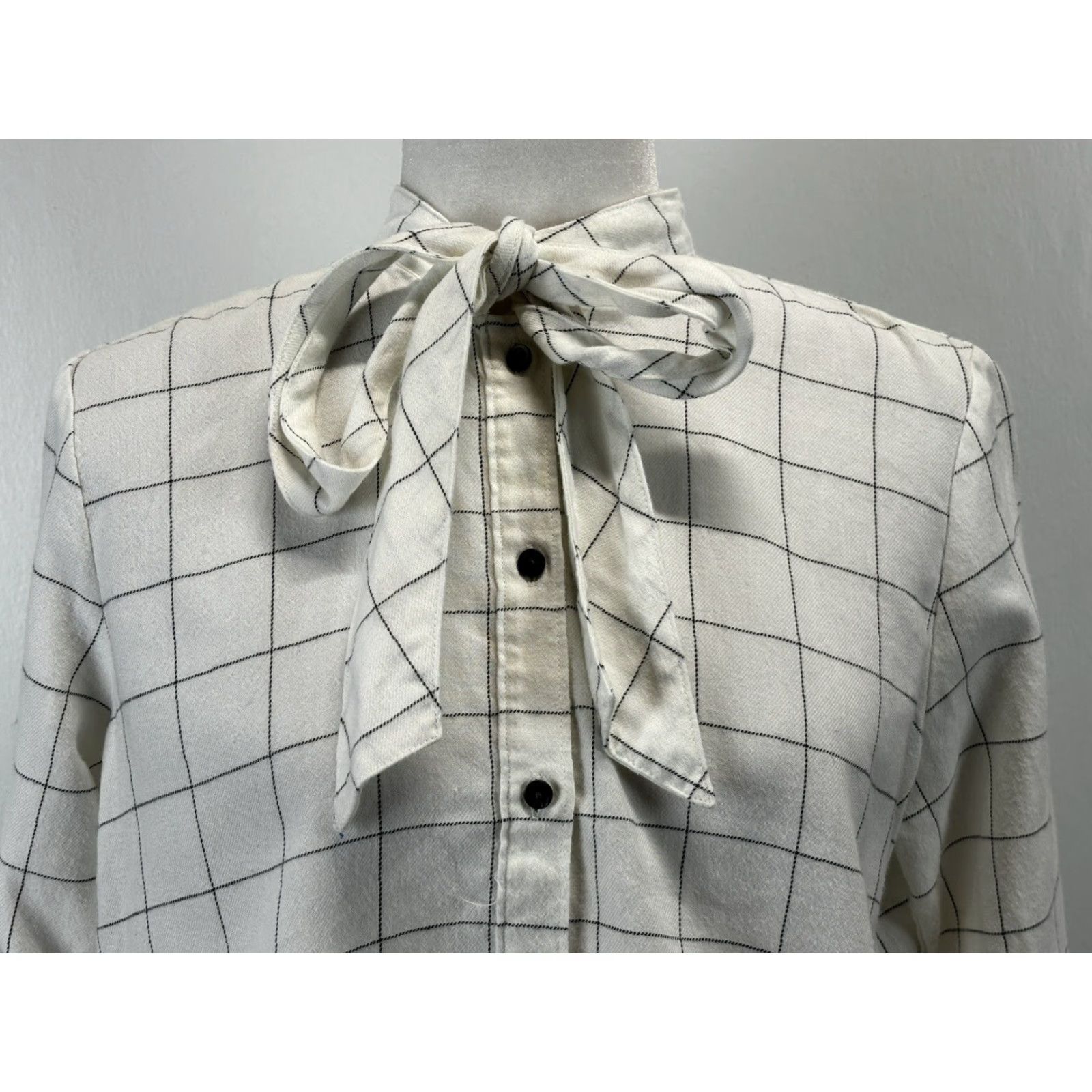 Madewell MADewell Flannel Windowpane Tie Neck Shirt Women’s Small White Button-Up Size S / US 4 / IT 40 - 5 Thumbnail