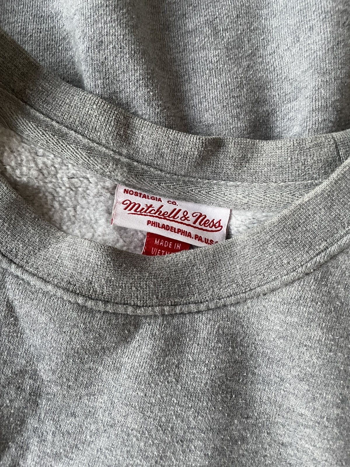 Mitchell & Ness Vintage grey sweatshirt with Knicks print Size US L / EU 52-54 / 3 - 9 Thumbnail