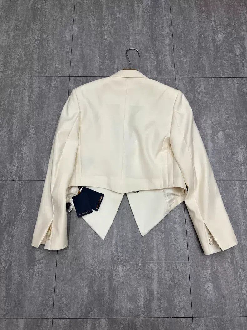 Louis Vuitton Louis Vuitton White double-breasted short suit long-sleeve Size XXS / US 00 / IT 34 - 2 Thumbnail