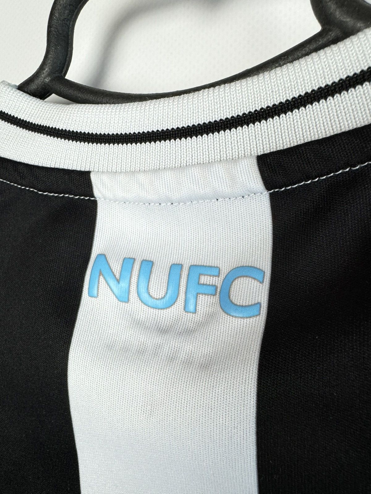 Castore Newcastle United 2022/23 Home Full Kit Soccer Shorts Jersey Size US S / EU 44-46 / 1 - 5 Thumbnail