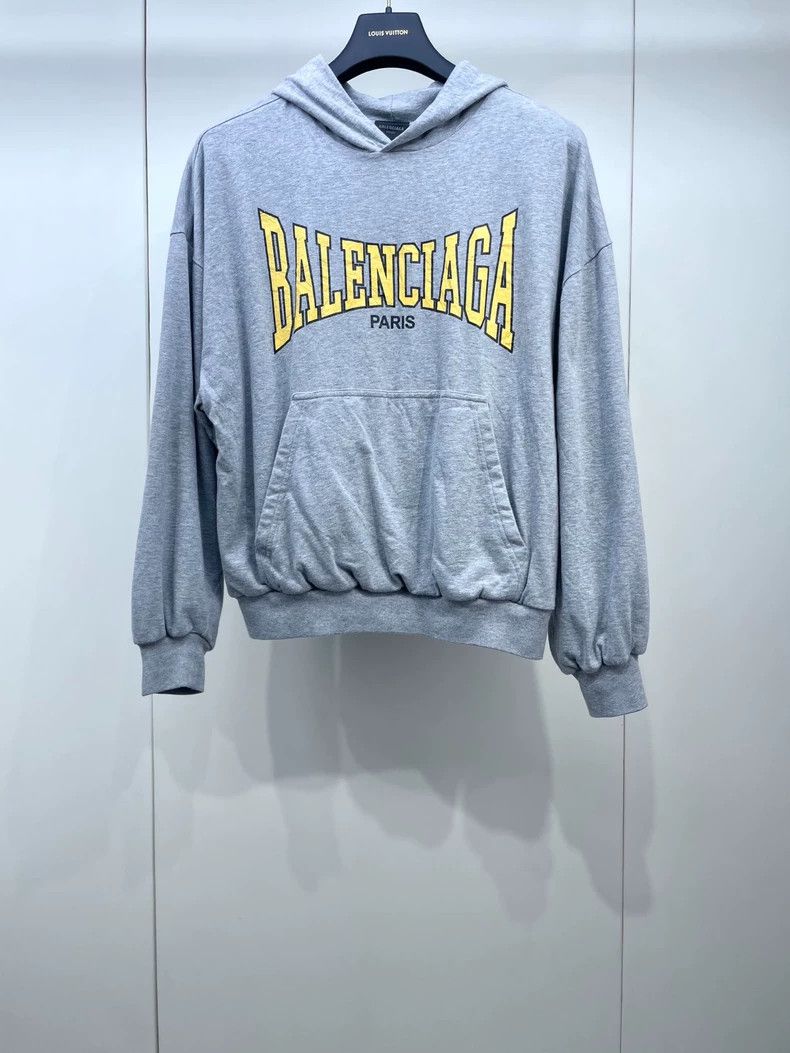 Balenciaga Balenciaga Yellow Logo Hoodie XS - dmc Size US XS / EU 42 / 0 - 1 Thumbnail
