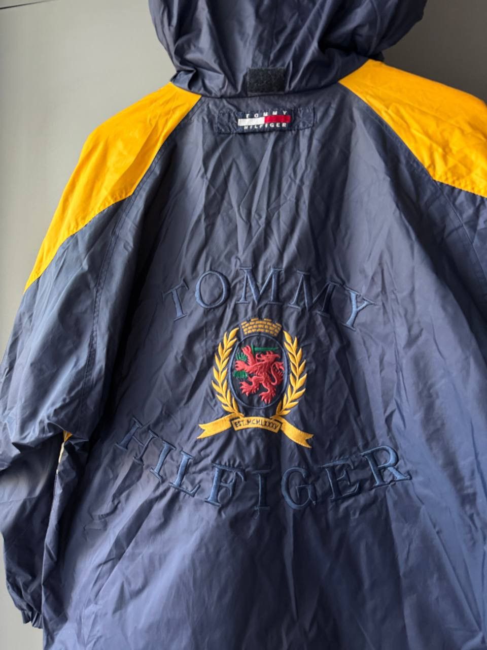 Tommy Hilfiger Vintage Tommy Hilfiger Spellout jacket Size US M / EU 48-50 / 2 - 2 Thumbnail