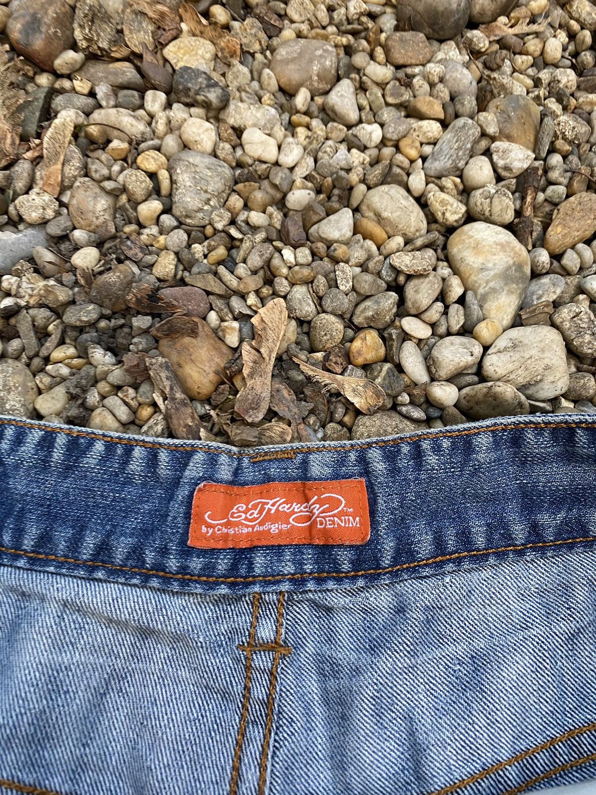 Ed Hardy × Vintage Vintage Ed Hardy Embroidered Logo Y2K Denim Shorts Size US 34 / EU 50 - 8 Thumbnail