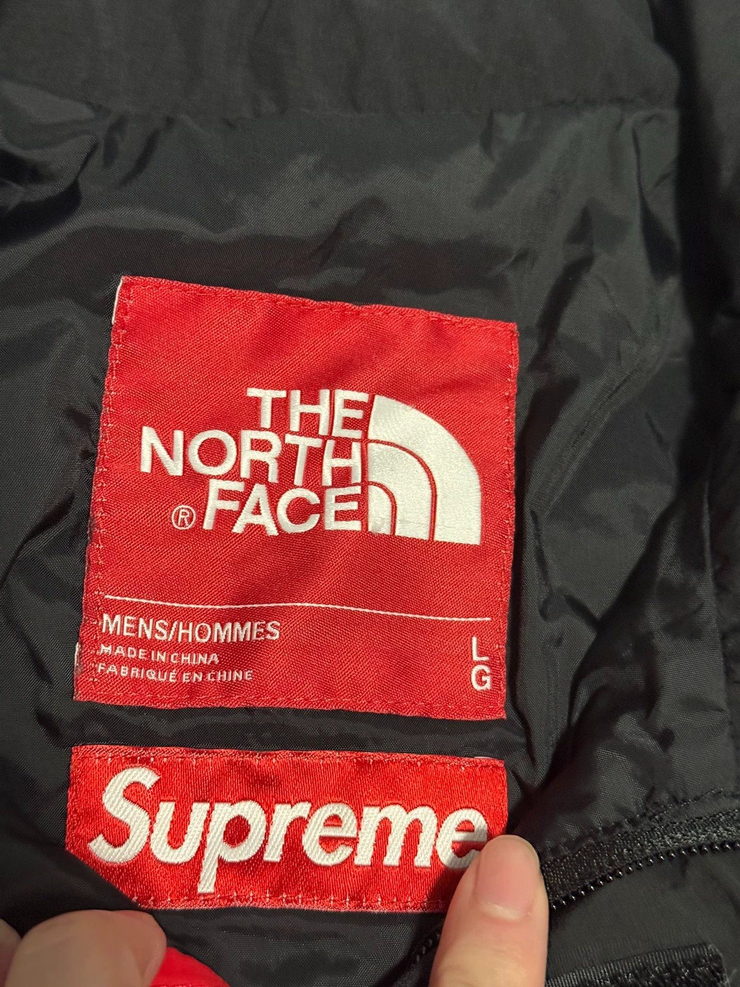 Supreme Supreme x The North Face Red Graffiti Jacket L Size US L / EU 52-54 / 3 - 4 Thumbnail