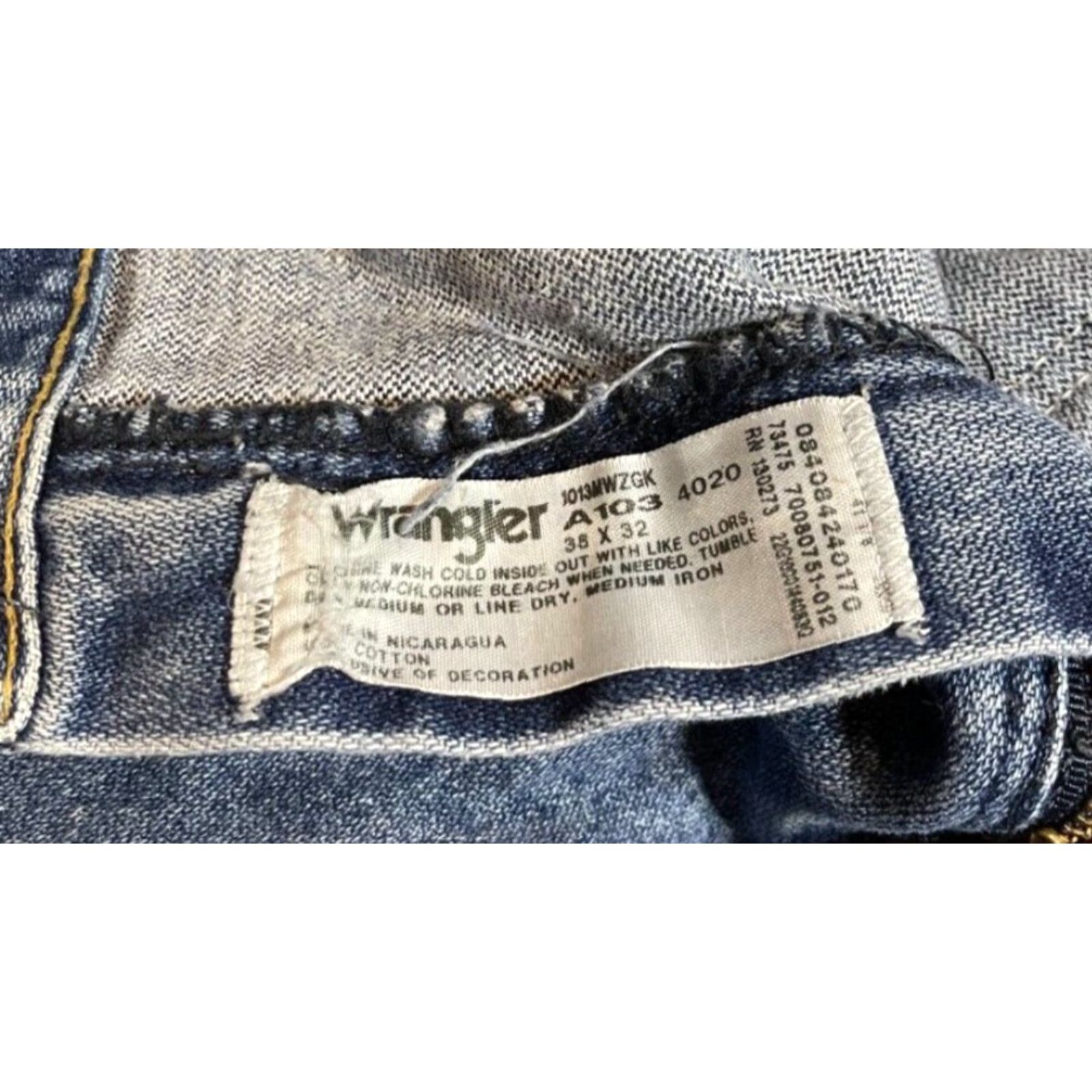Wrangler Wrangler Jeans Mens Size 38x32 Blue Denim Pants Regular Fit Straight 38 32 Inseam Mens Denim Jeans Blue Wrangler Size US 38 / EU 54 - 4 Thumbnail