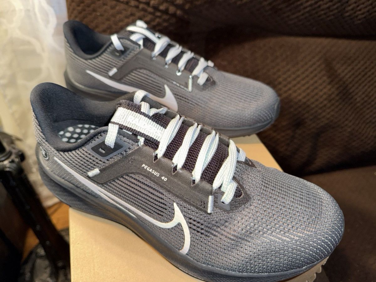 Nike Nike Air Zoom Pegasus 40 NFL “Las Vegas Raiders” New in Box! Size US 8.5 / EU 41-42 - 7 Thumbnail