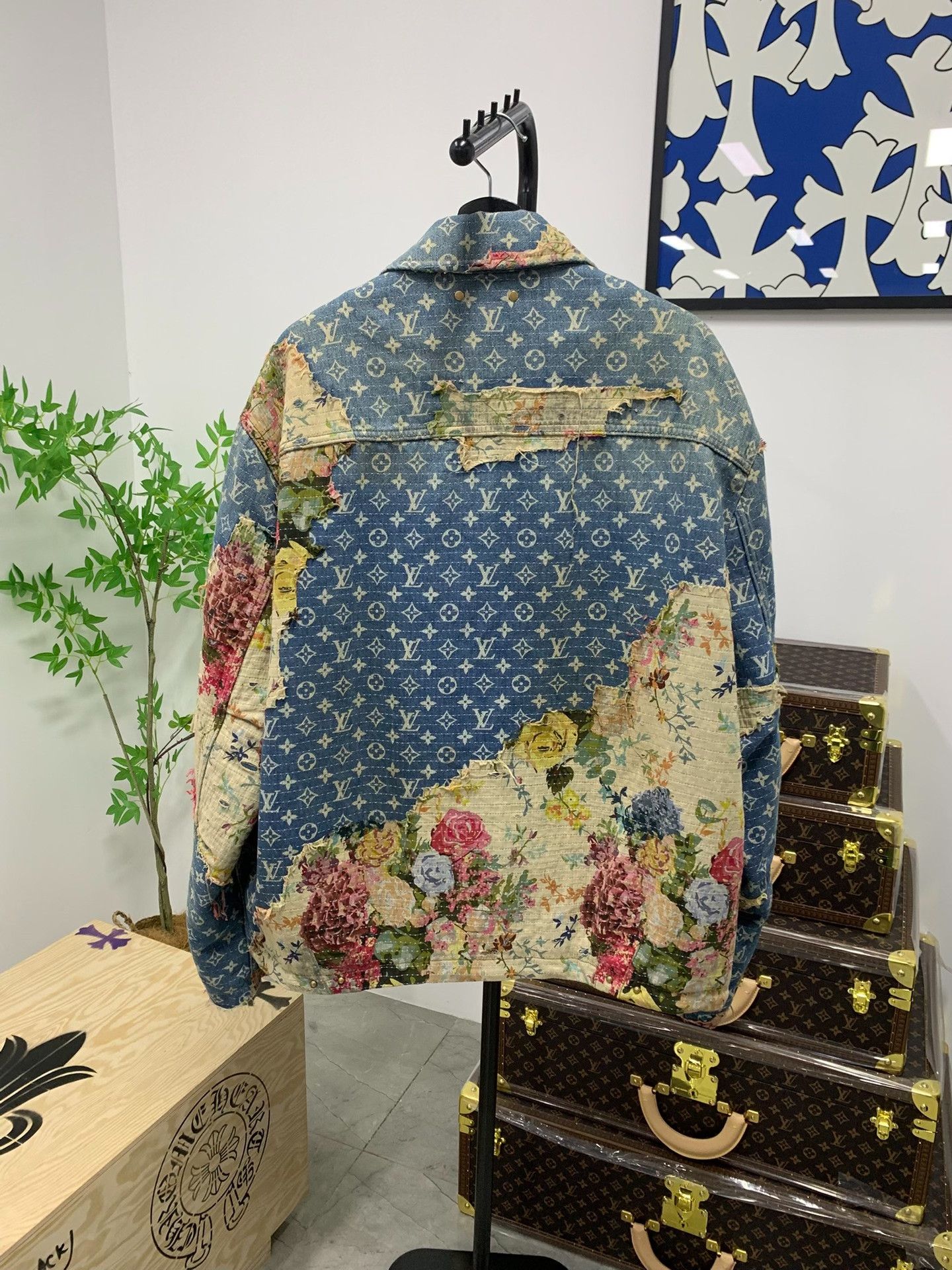 Louis Vuitton Louis Vuitton Floral Monogram Denim Jacket 52 Size US L / EU 52-54 / 3 - 2 Thumbnail