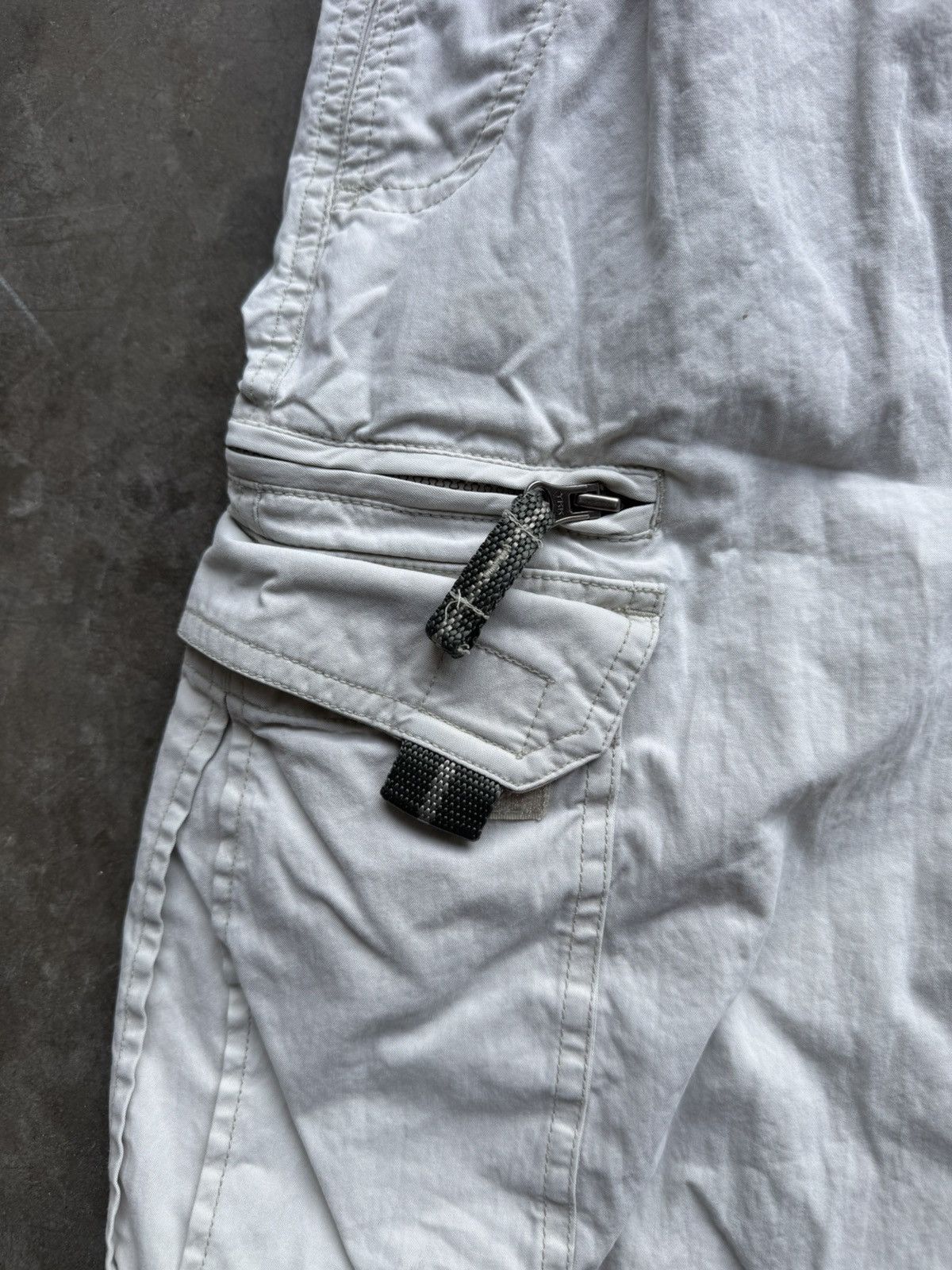 Old Navy Vintage 90’s/00’s Old Navy White Baggy Cargo Shorts Size US 30 / EU 46 - 2 Thumbnail
