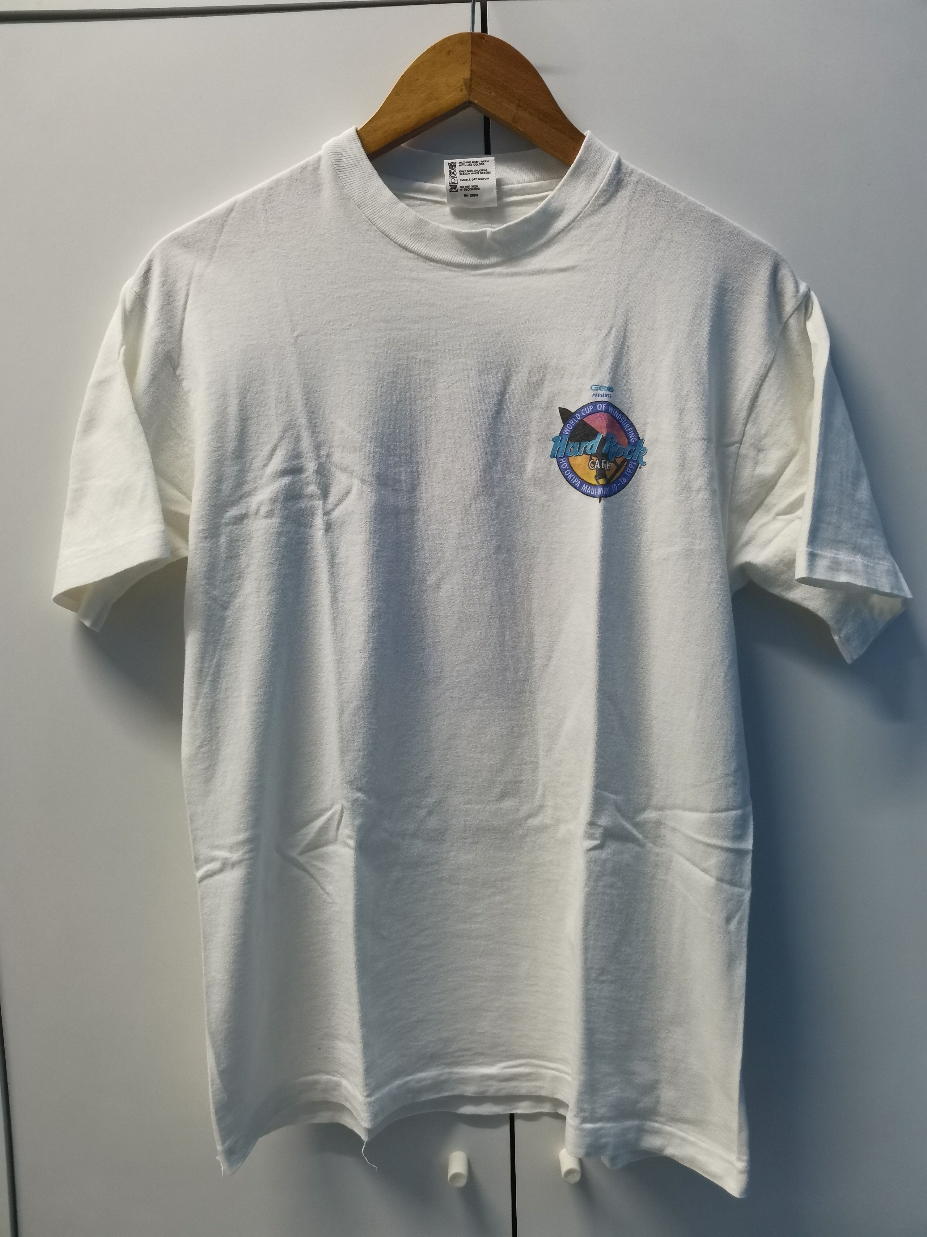 Hard Rock Cafe Vintage Hard Rock Cafe 1991 World Cup Of Windsurfing Tee Size US M / EU 48-50 / 2 - 3 Thumbnail