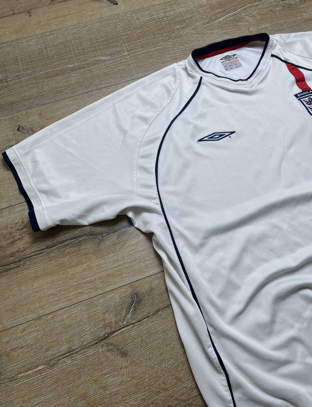 Umbro VINTAGE ENGLAND 2002 JERSEY Size US XL / EU 56 / 4 - 4 Thumbnail
