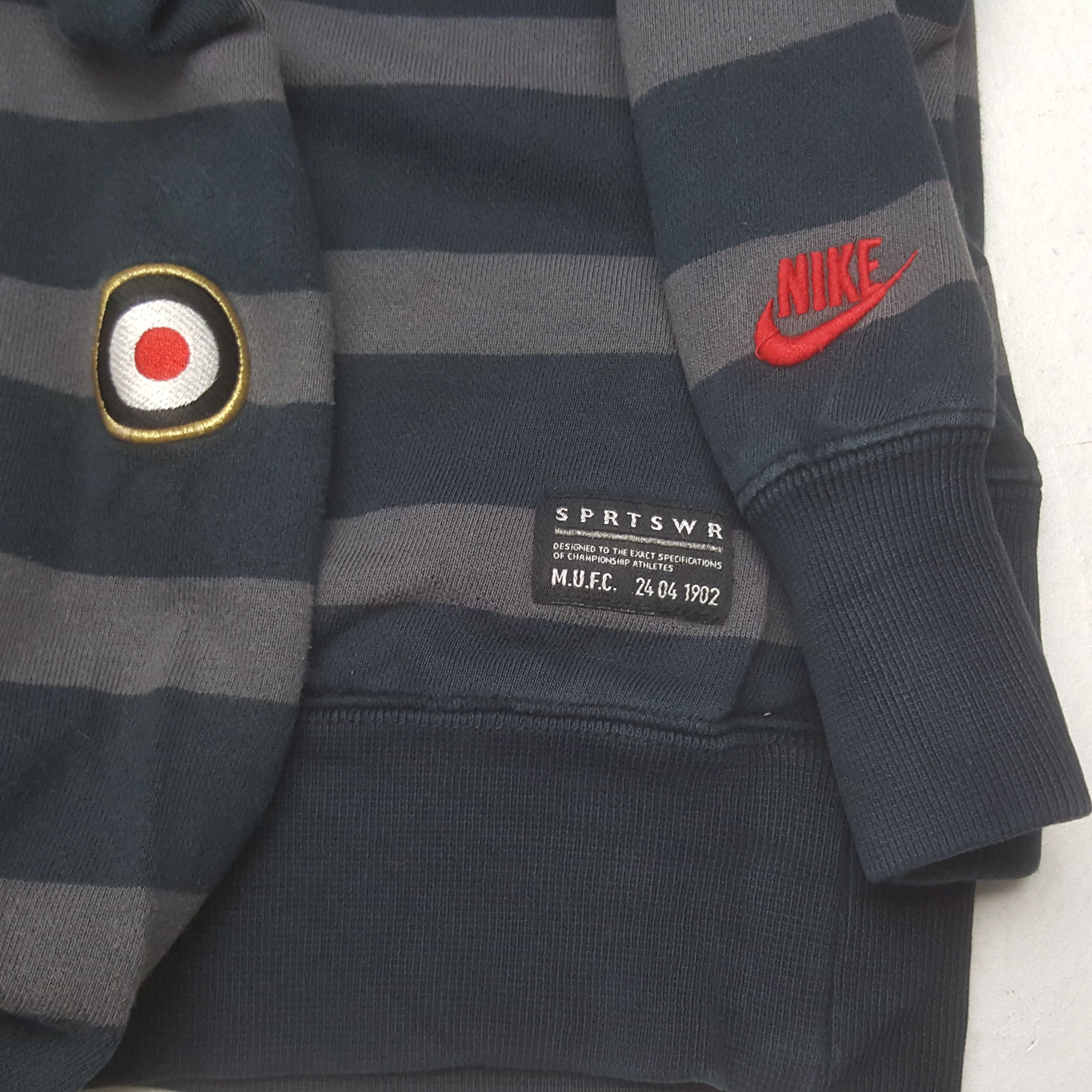 Nike Vintage Nike Striped Sweatshirt Size US M / EU 48-50 / 2 - 7 Thumbnail