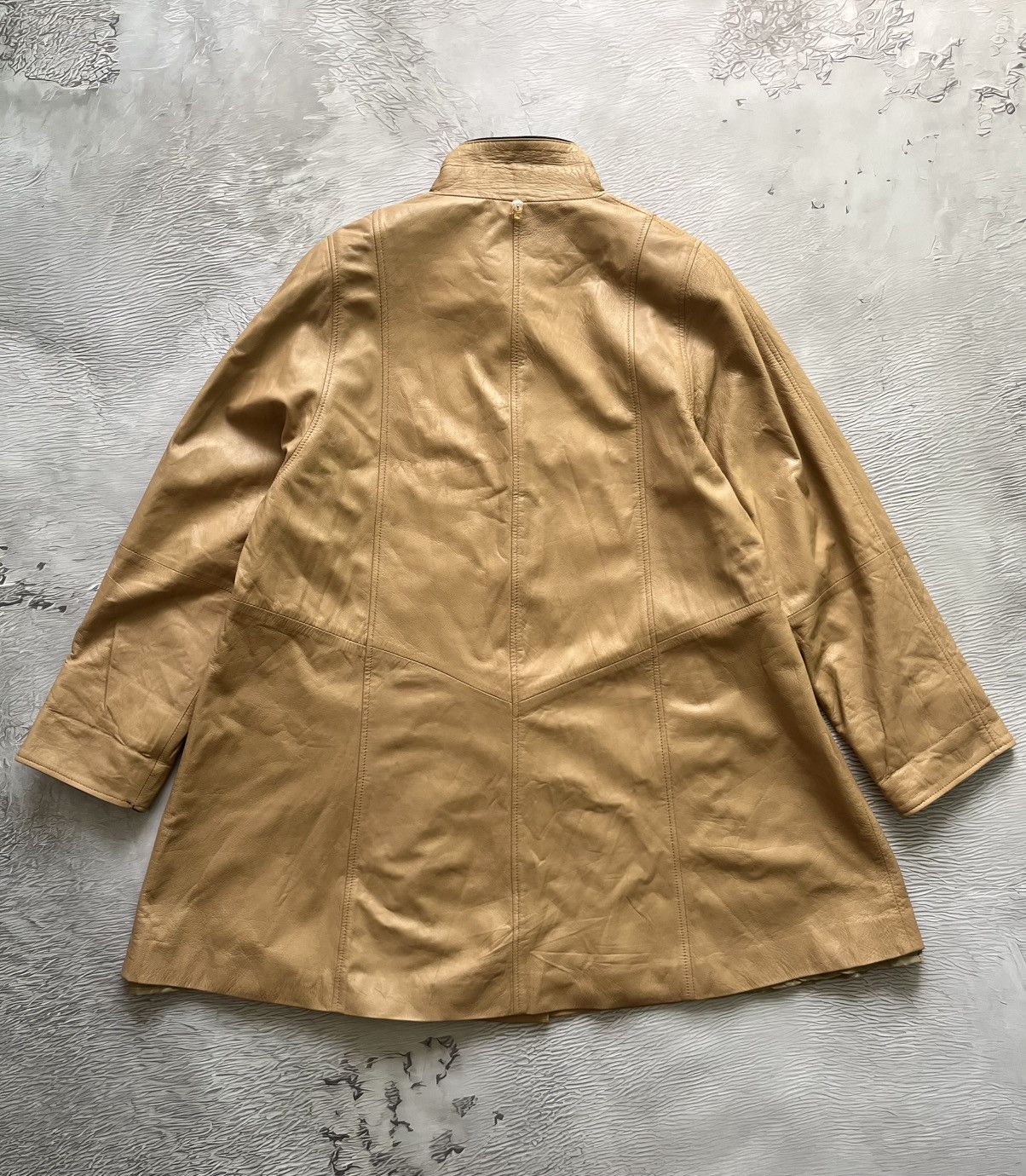 Versace Versace Classic V2 Vintage Genuine Leather Coat Beige Size L / US 10 / IT 46 - 8 Thumbnail