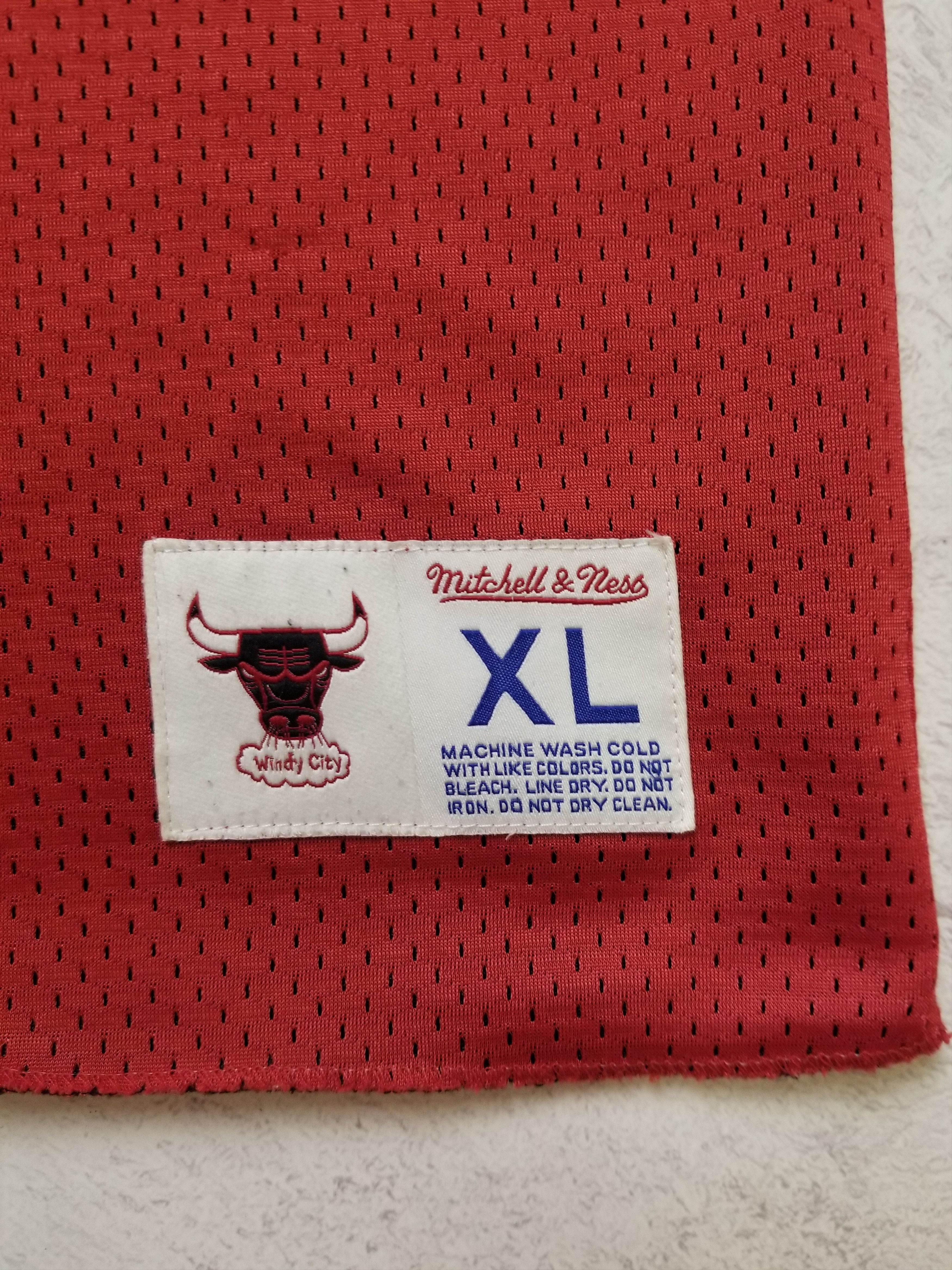 Mitchell & Ness Chicago Bulls NBA Basketball Double-Sided Jersey Size US XL / EU 56 / 4 - 5 Thumbnail