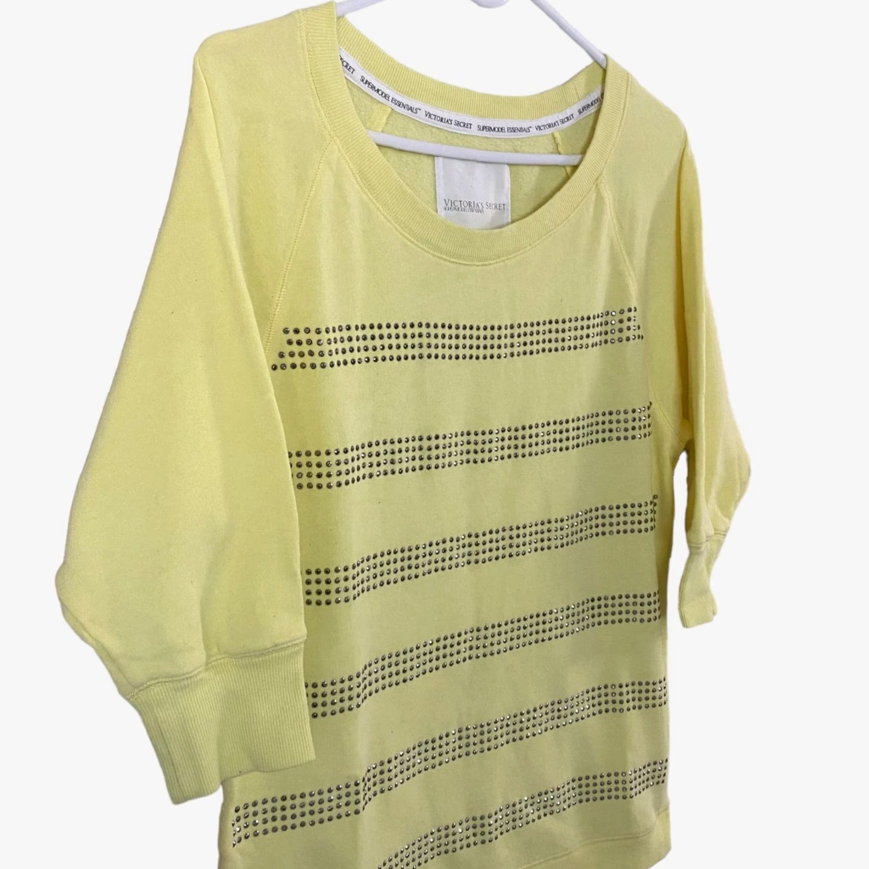 Victoria's Secret Viktoria's Secret Supermodel Sweatshirt Rhinestone Yellow Womens Small 3/4 Sleeve Sweatshirt Ladies Small Yellow Rhinestone Pullover 3/4 Sleeve Size S / US 4 / IT 40 - 4 Thumbnail