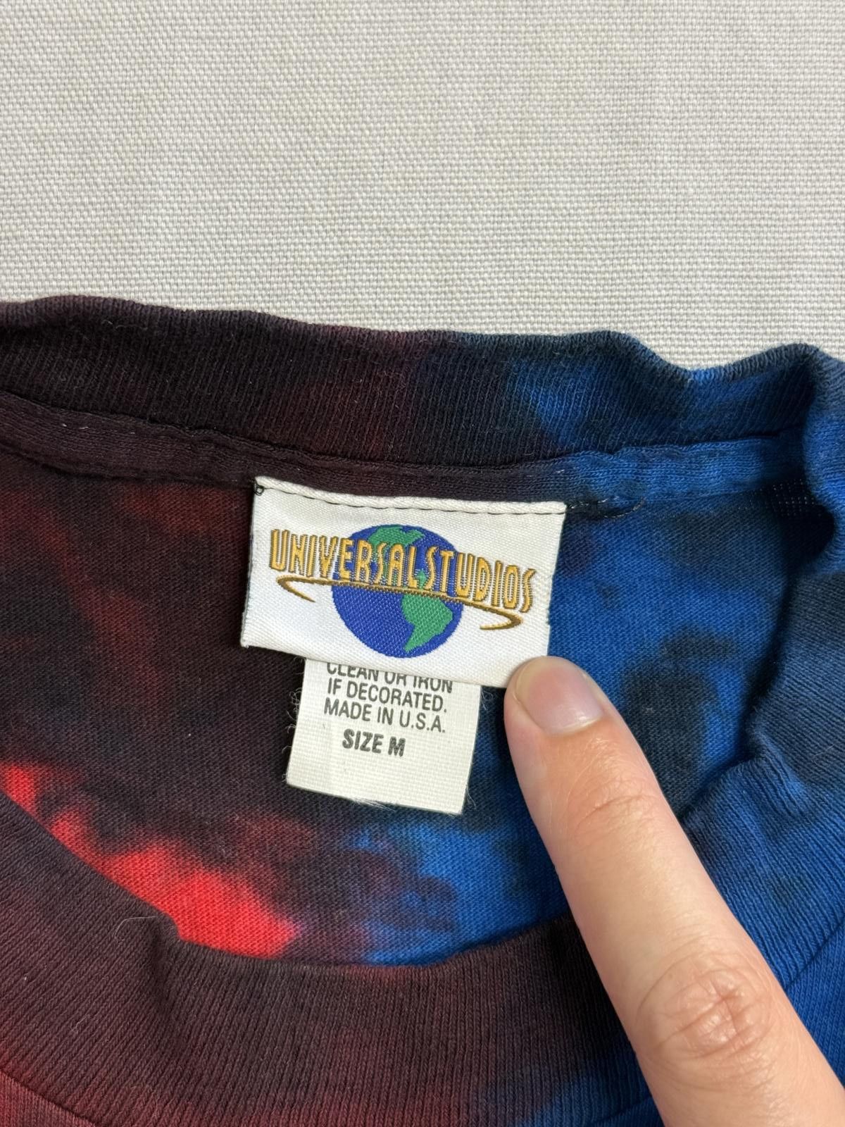 Universal Studios Vintage Universal Studios Tshirt Islands of Adventure Dragon Size US M / EU 48-50 / 2 - 3 Thumbnail