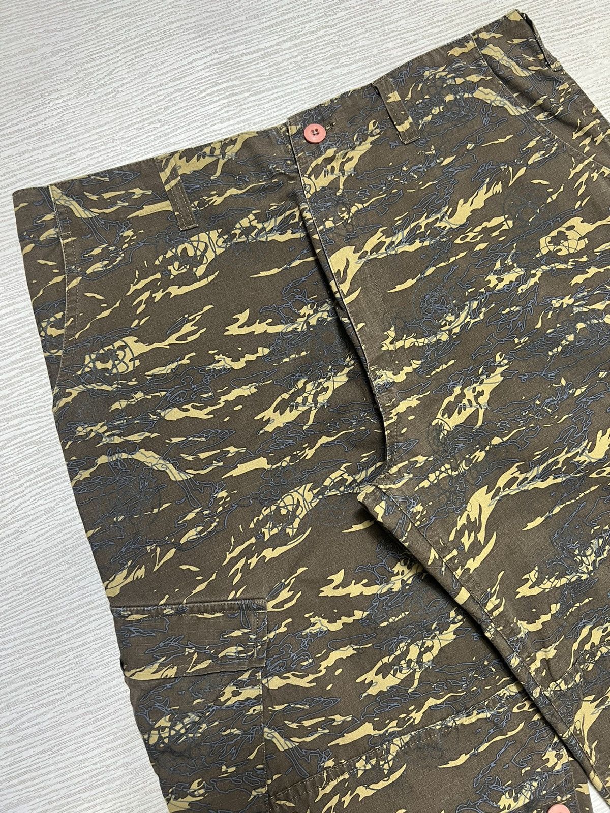 Futura Futura Laboratories - AOP Tiger Camouflage Cargo Pants Size US 34 / EU 50 - 4 Thumbnail